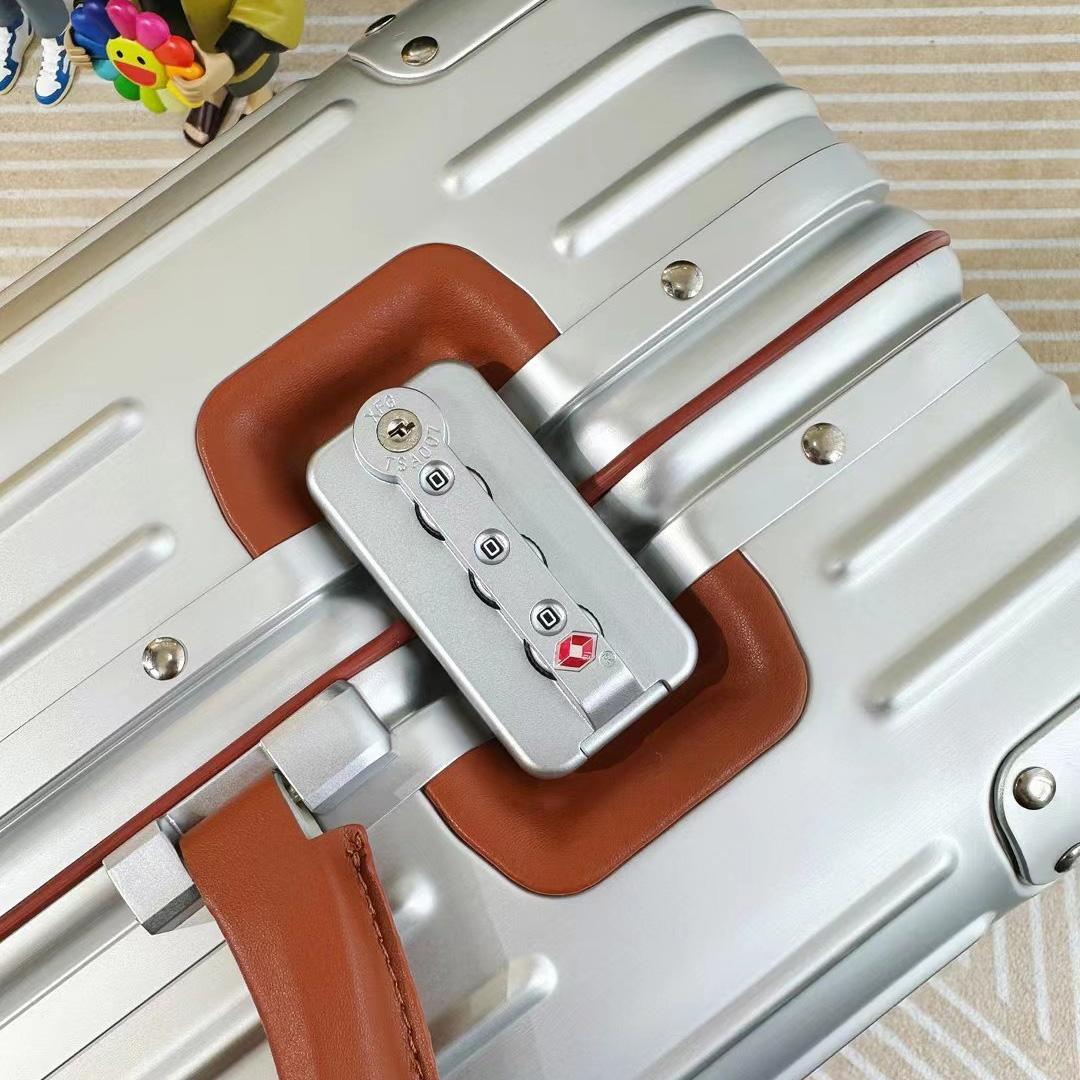 Rimowa Luggage    - EUR FASHION