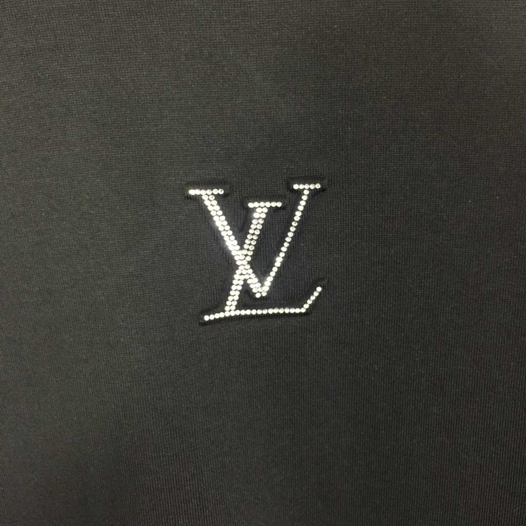 Louis Vuitton Embossed LV T-Shirt - EUR FASHION