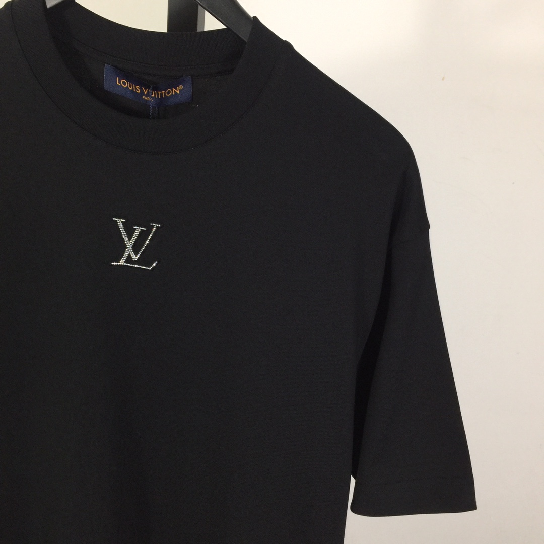 Louis Vuitton Embossed LV T-Shirt - EUR FASHION