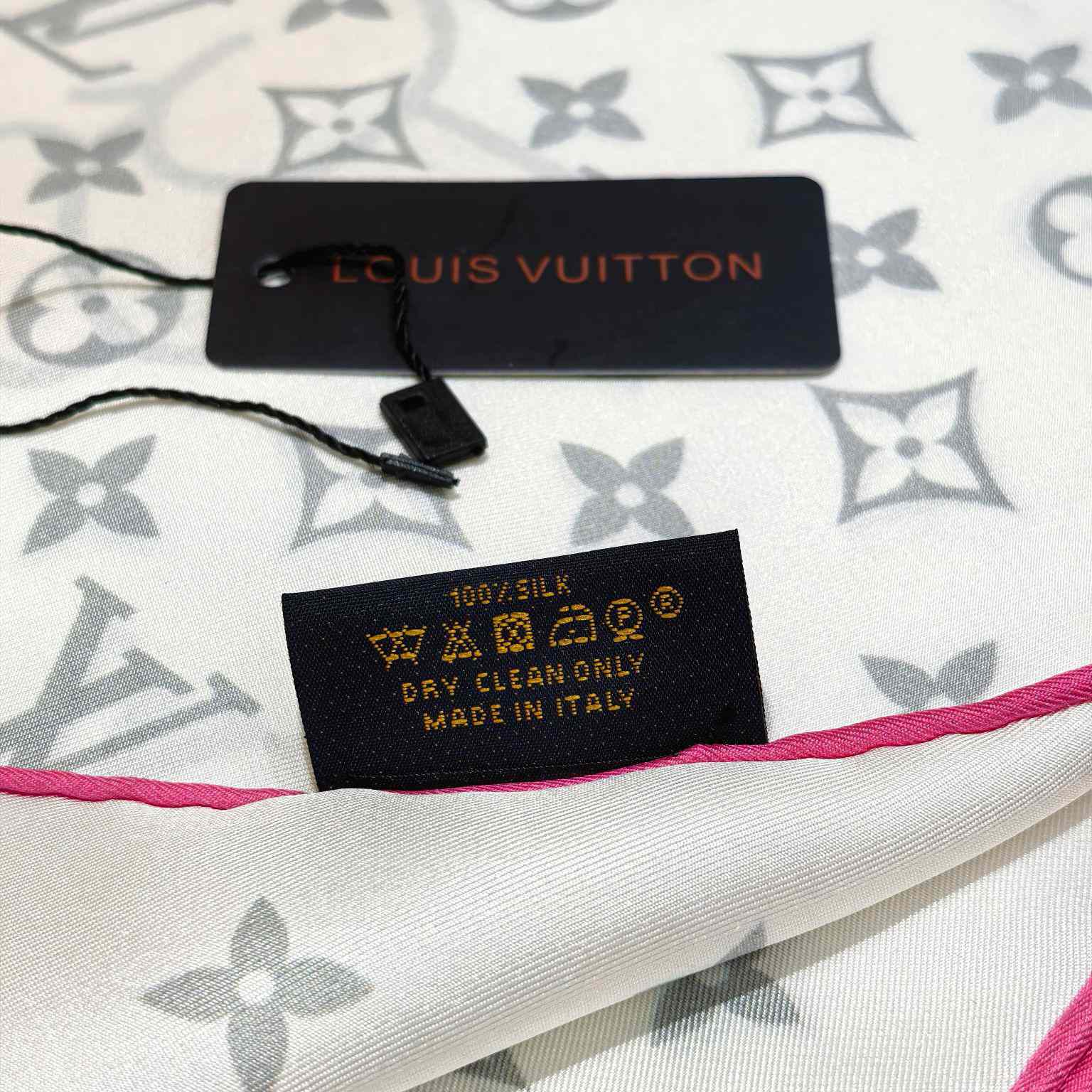 Louis Vuitton LV x TM Monogram Superflat Square 90   M96097 - EUR FASHION