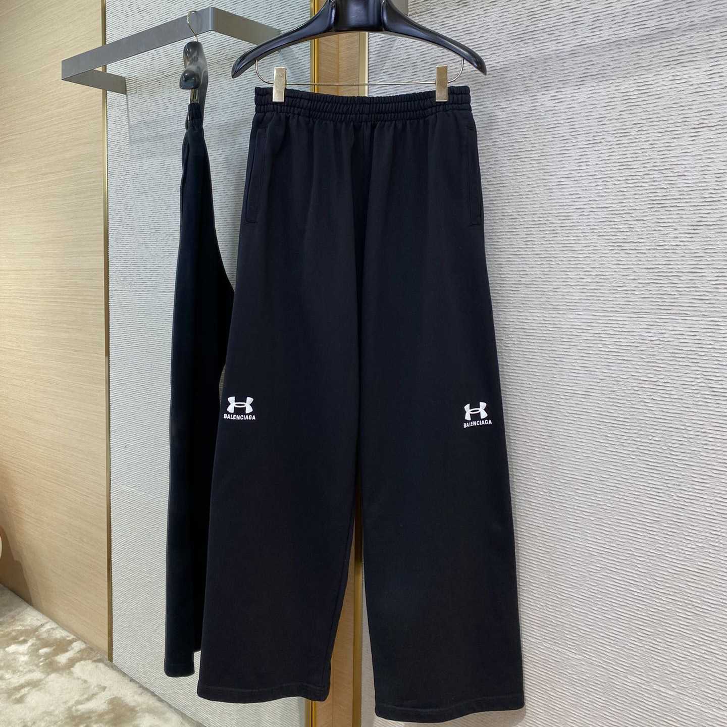 Balenciaga Under Armour® Baggy Sweatpants - EUR FASHION