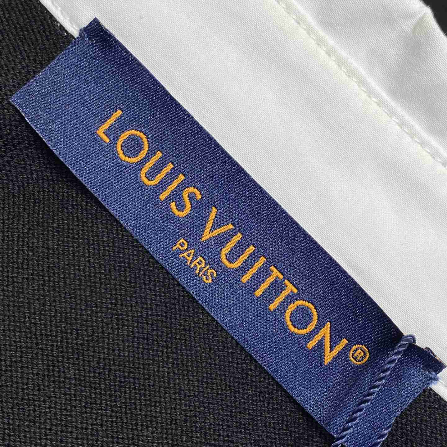 Louis Vuitton Iridescent Jacquard Short-Sleeved Polo   1AGTM - EUR FASHION