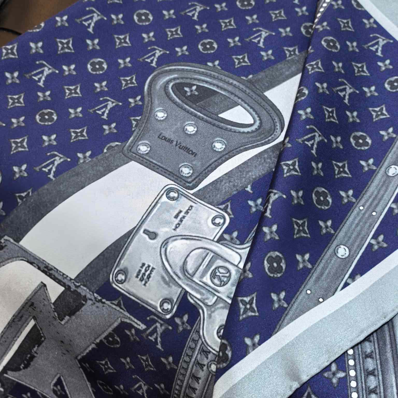 Louis Vuitton Time Trunk Square 90   - EUR FASHION