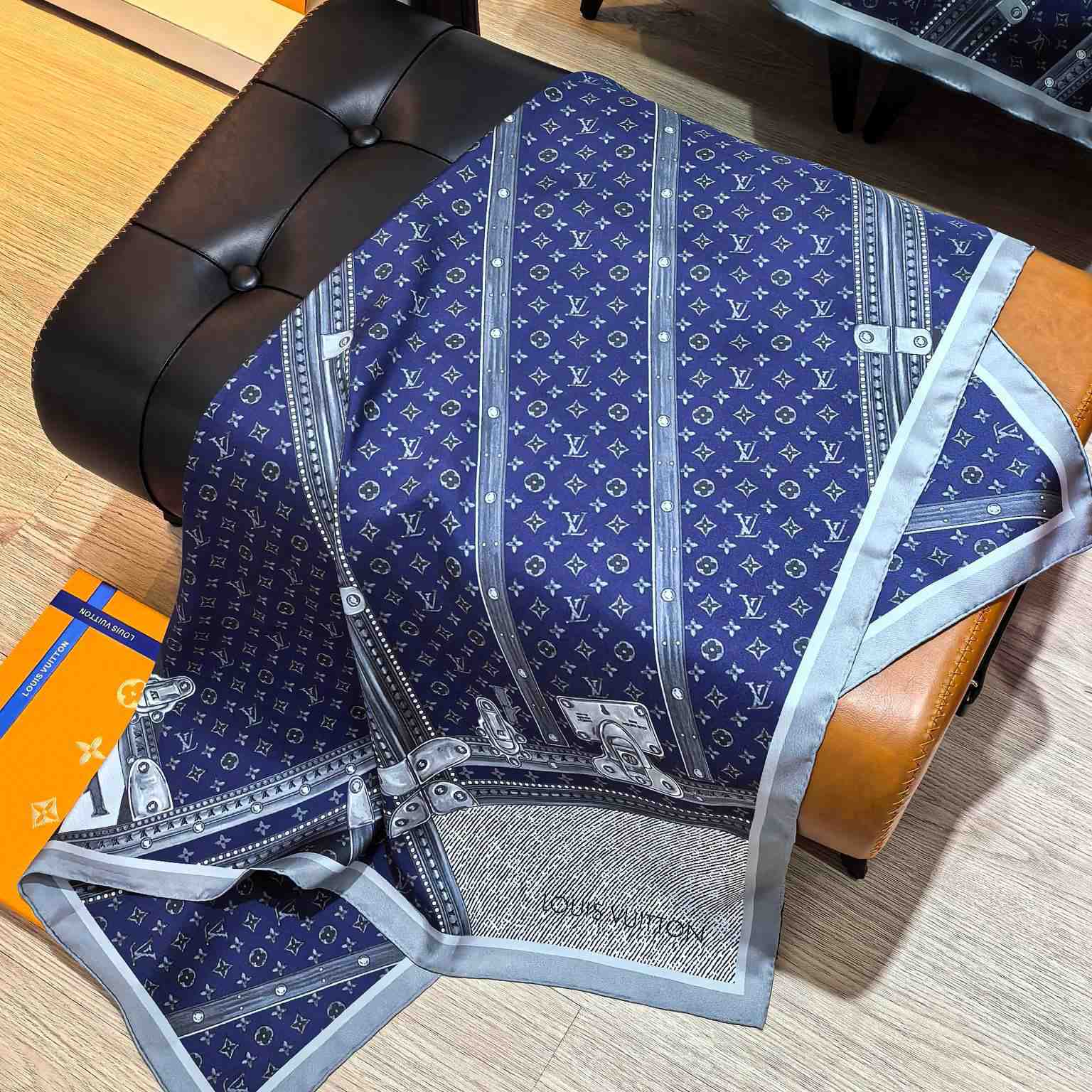 Louis Vuitton Time Trunk Square 90   - EUR FASHION