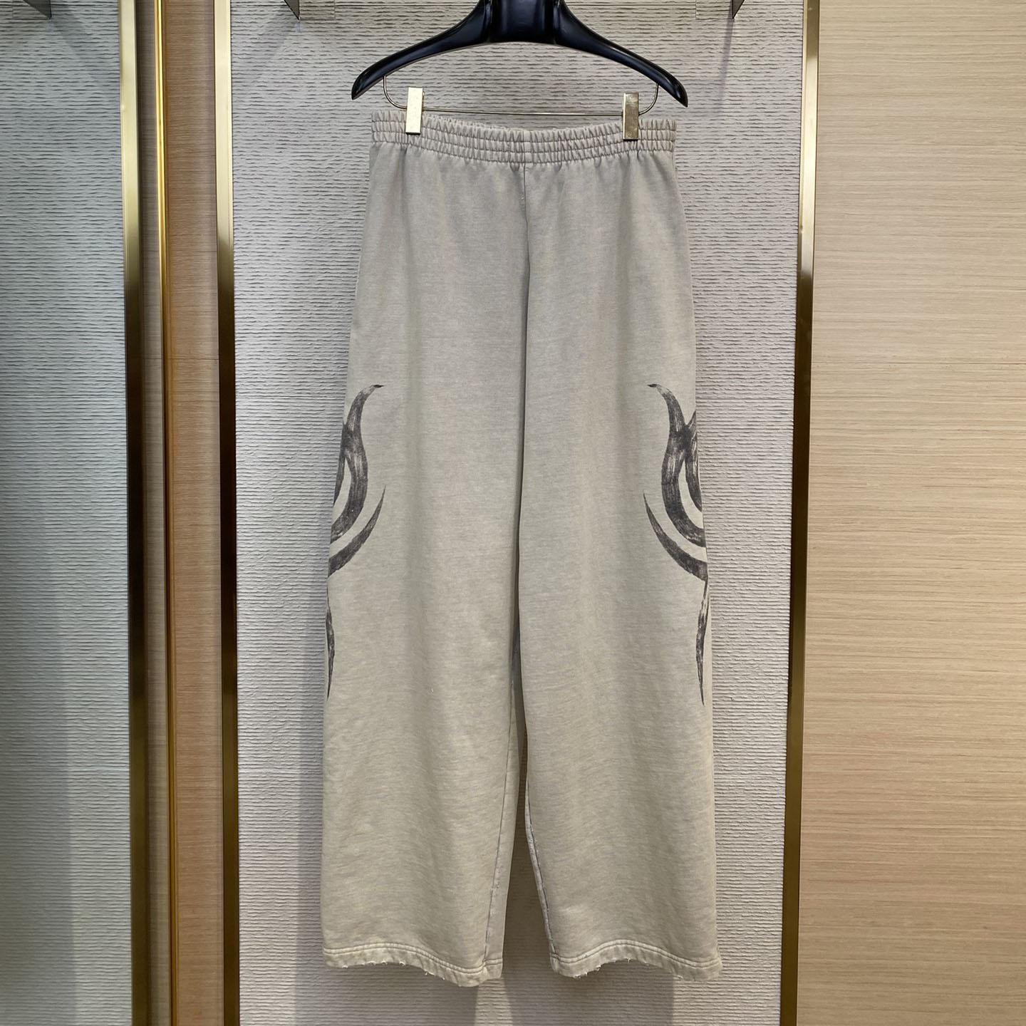 Balenciaga Y2K Baggy Sweatpants In Light Beige - EUR FASHION