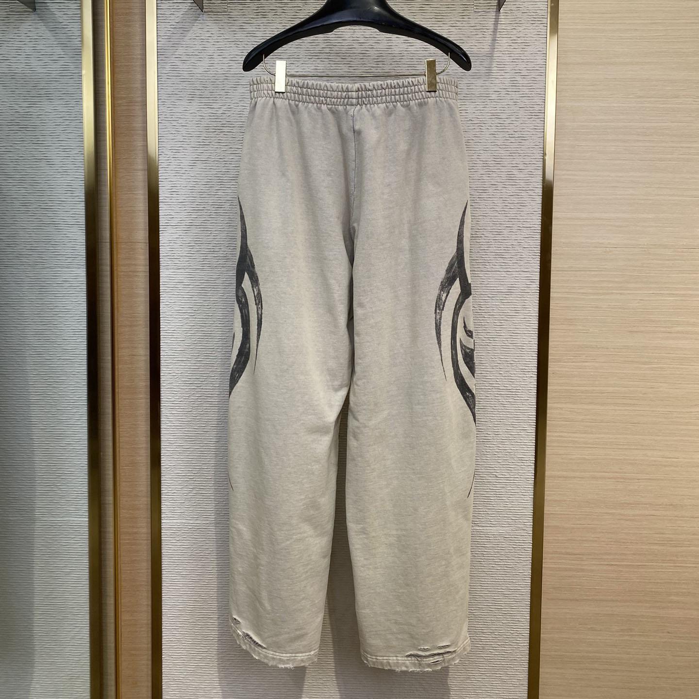 Balenciaga Y2K Baggy Sweatpants In Light Beige - EUR FASHION