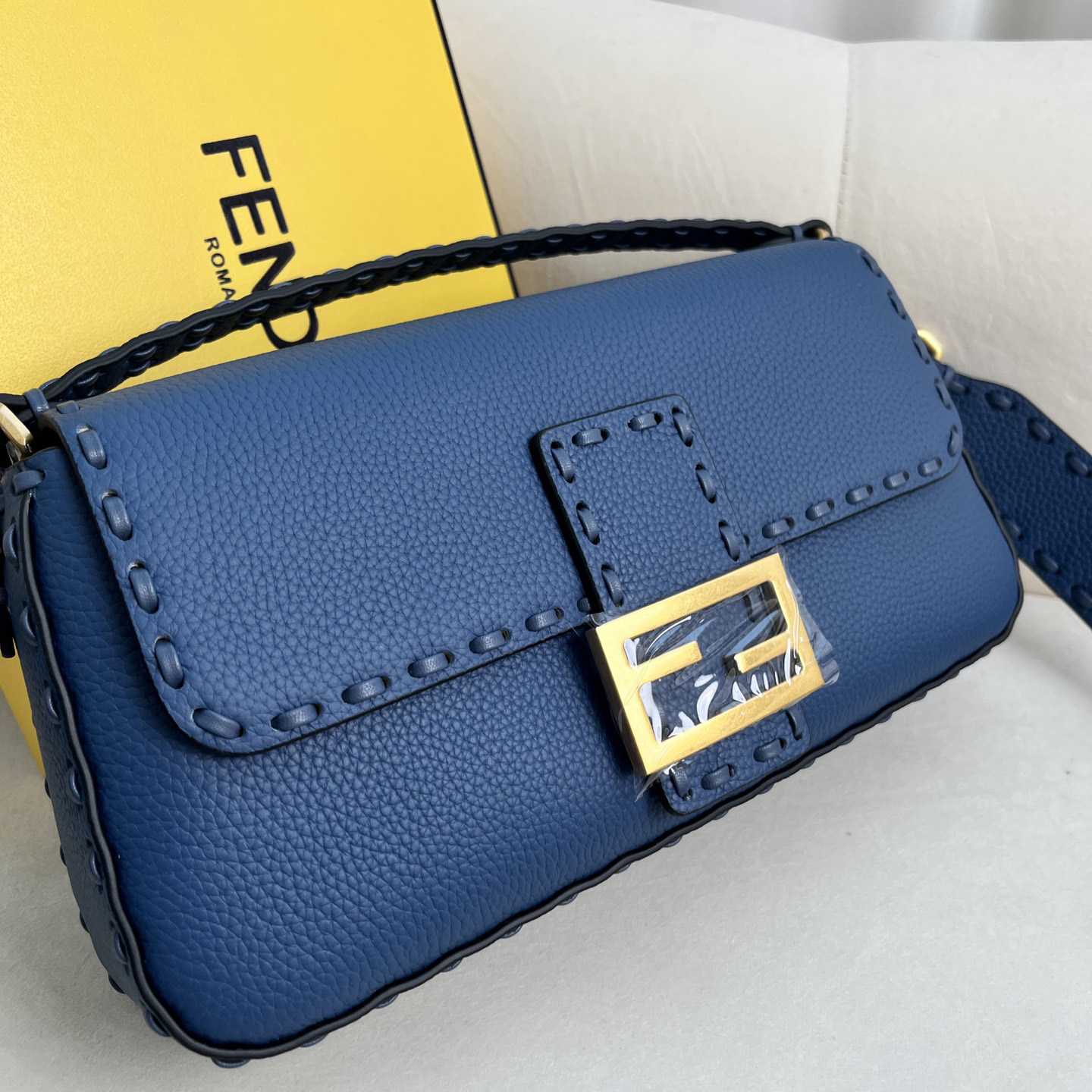 Fendi Baguette Selleria Blue - EUR FASHION