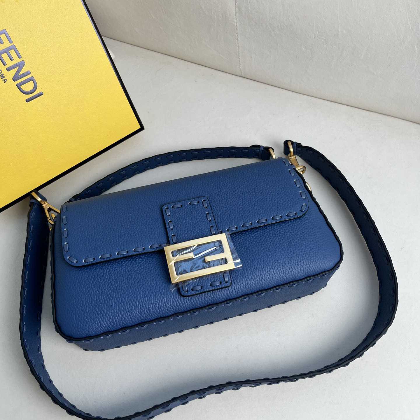 Fendi Baguette Selleria Blue - EUR FASHION