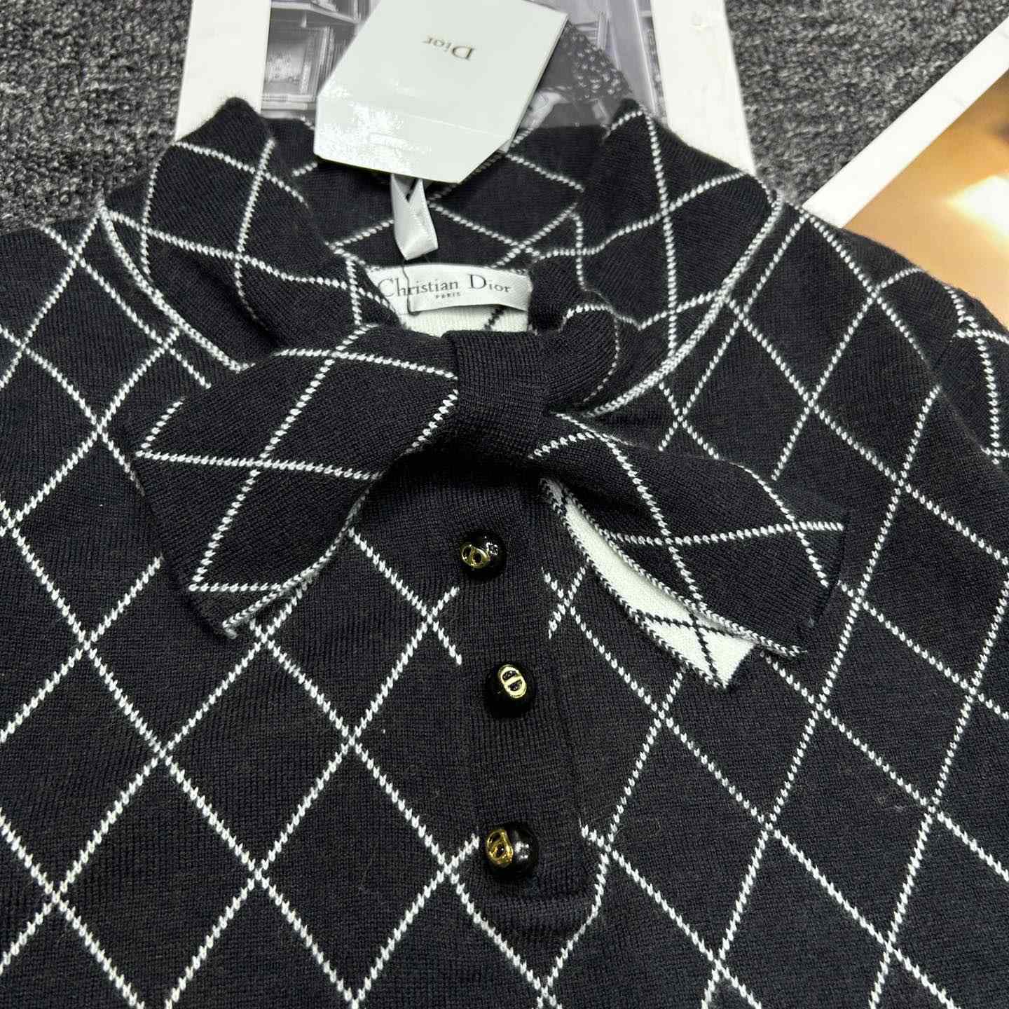 Dior Tied Collar Sweater  - EUR FASHION