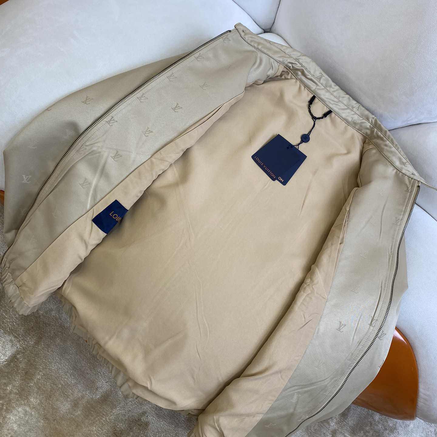 Louis Vuitton Jacket - EUR FASHION