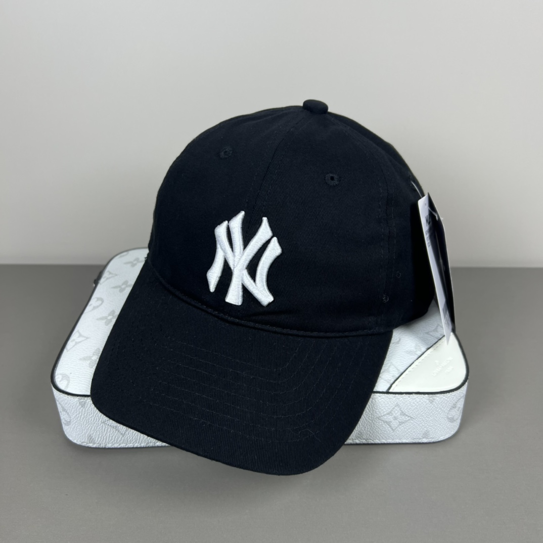 New York Yankees Cap In Black - EUR FASHION