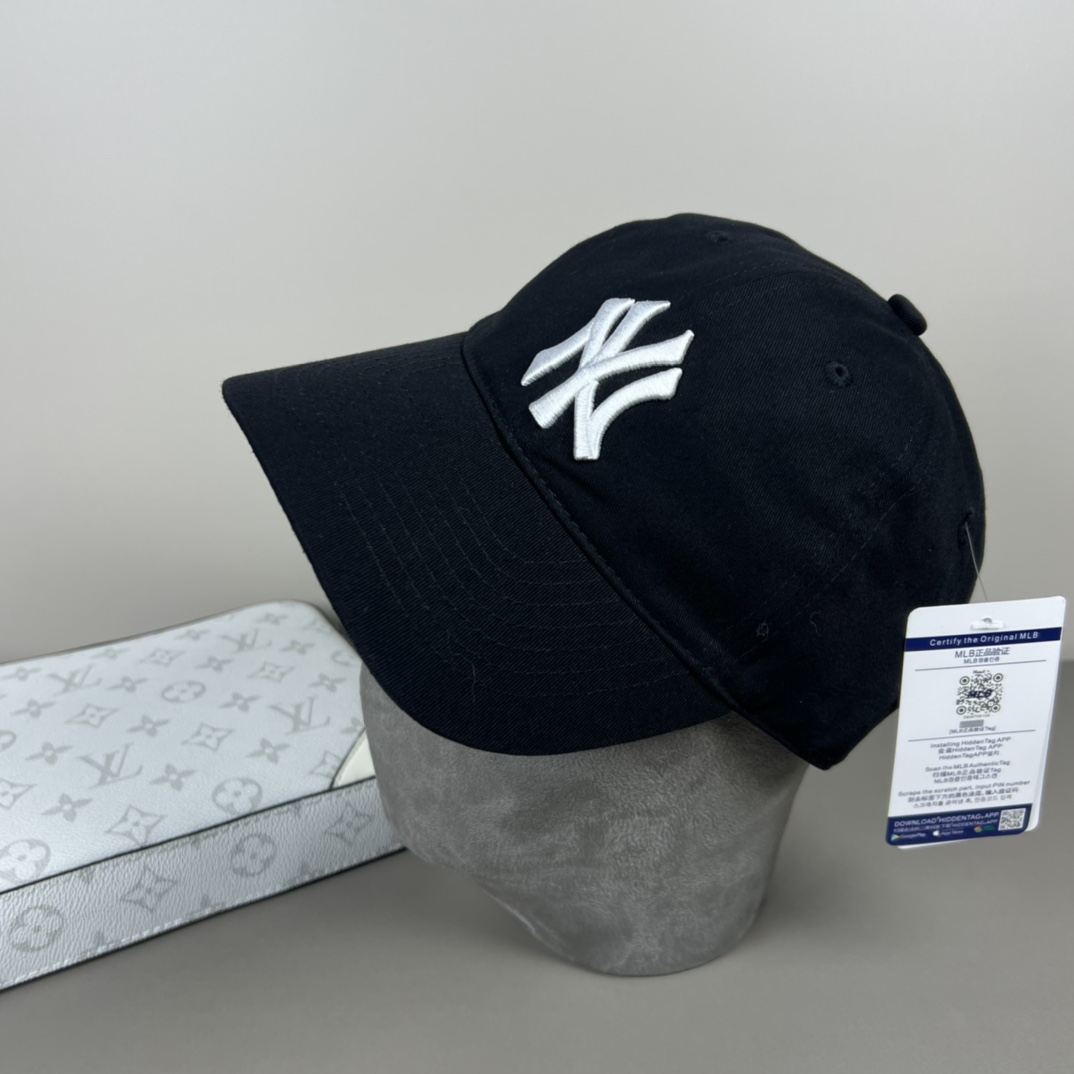 New York Yankees Cap In Black - EUR FASHION