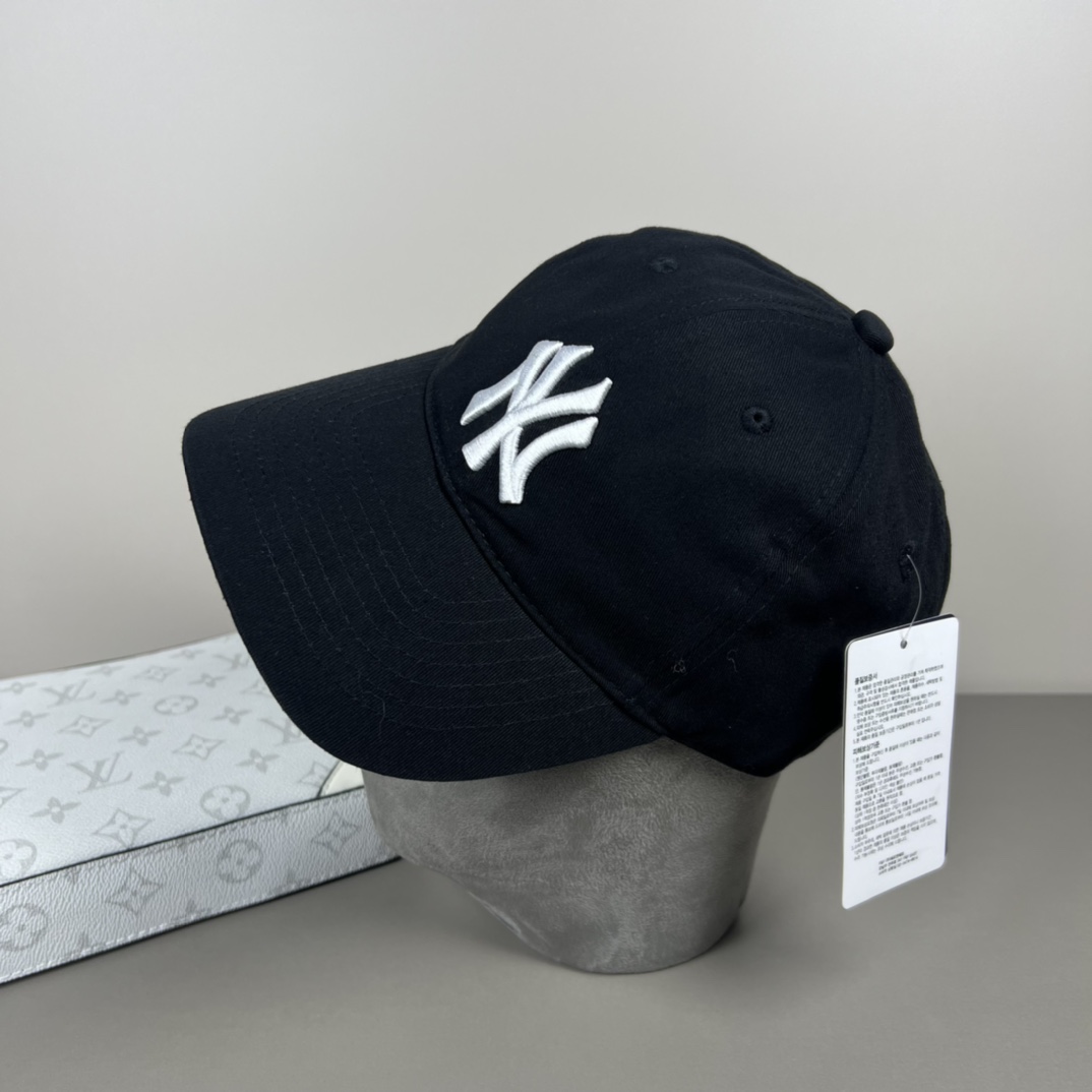 New York Yankees Cap In Black - EUR FASHION