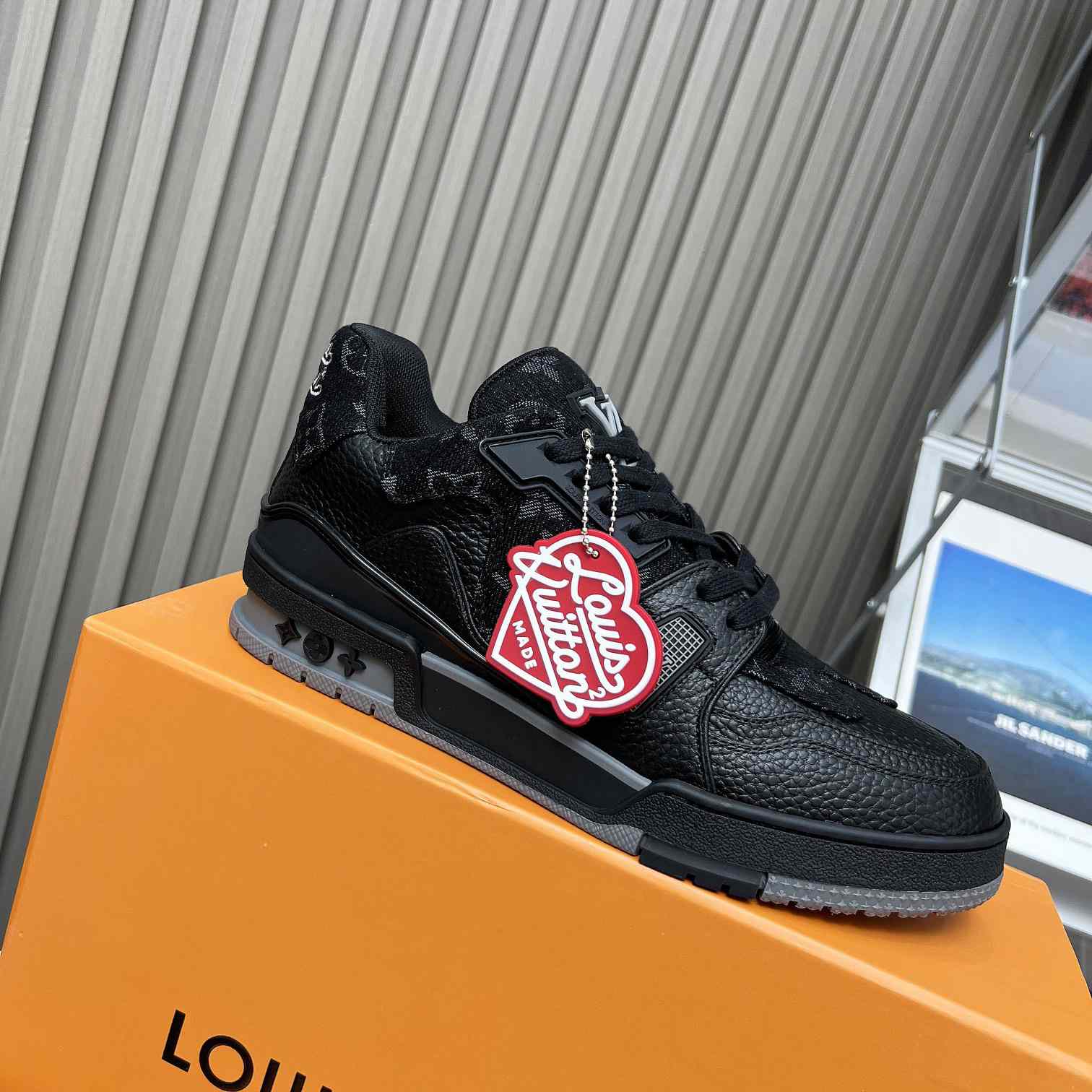 Louis Vuitton LV Trainer Sneaker    1A9IPP - EUR FASHION