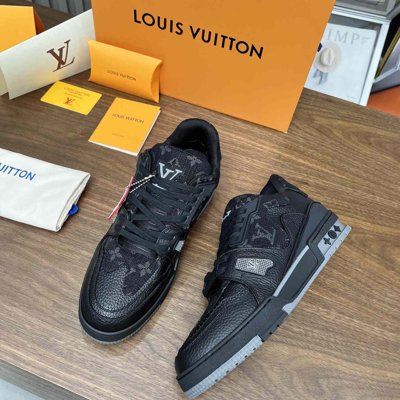 Louis Vuitton LV Trainer Sneaker    1A9IPP - EUR FASHION