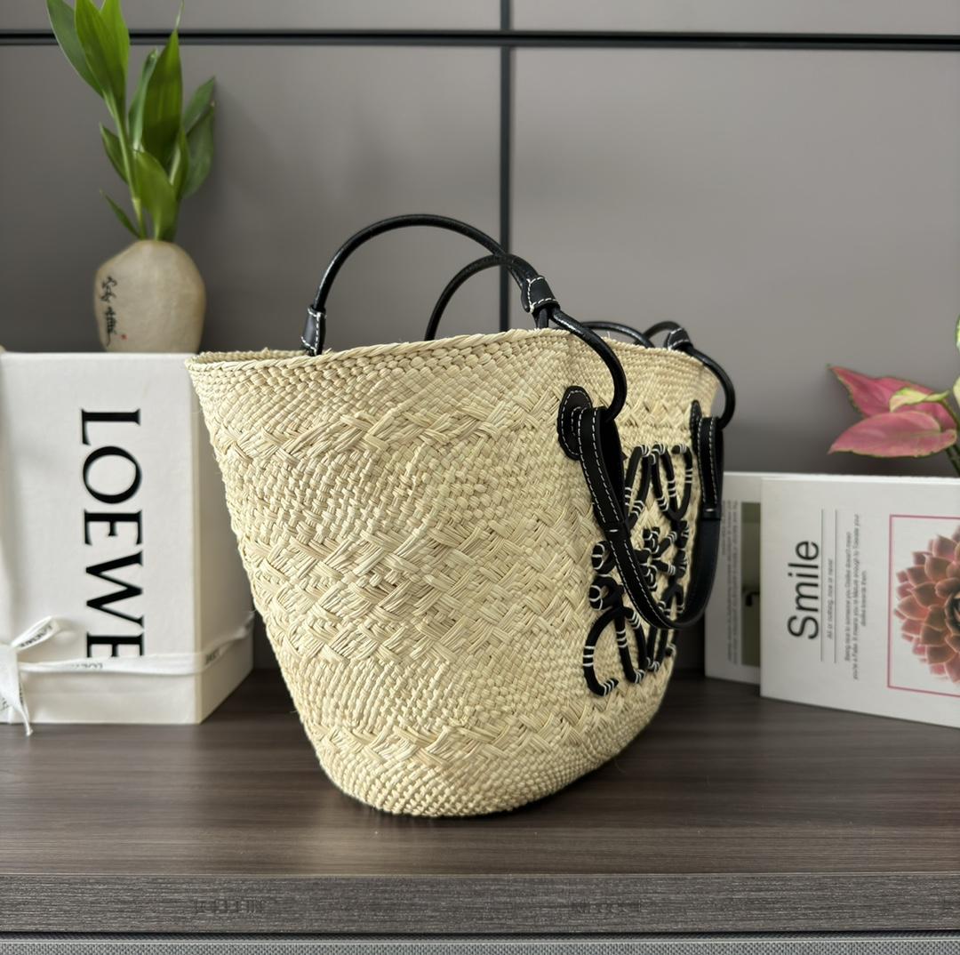 Loewe Medium Anagram Basket Bag In Iraca Palm And Calfskin - EUR FASHION