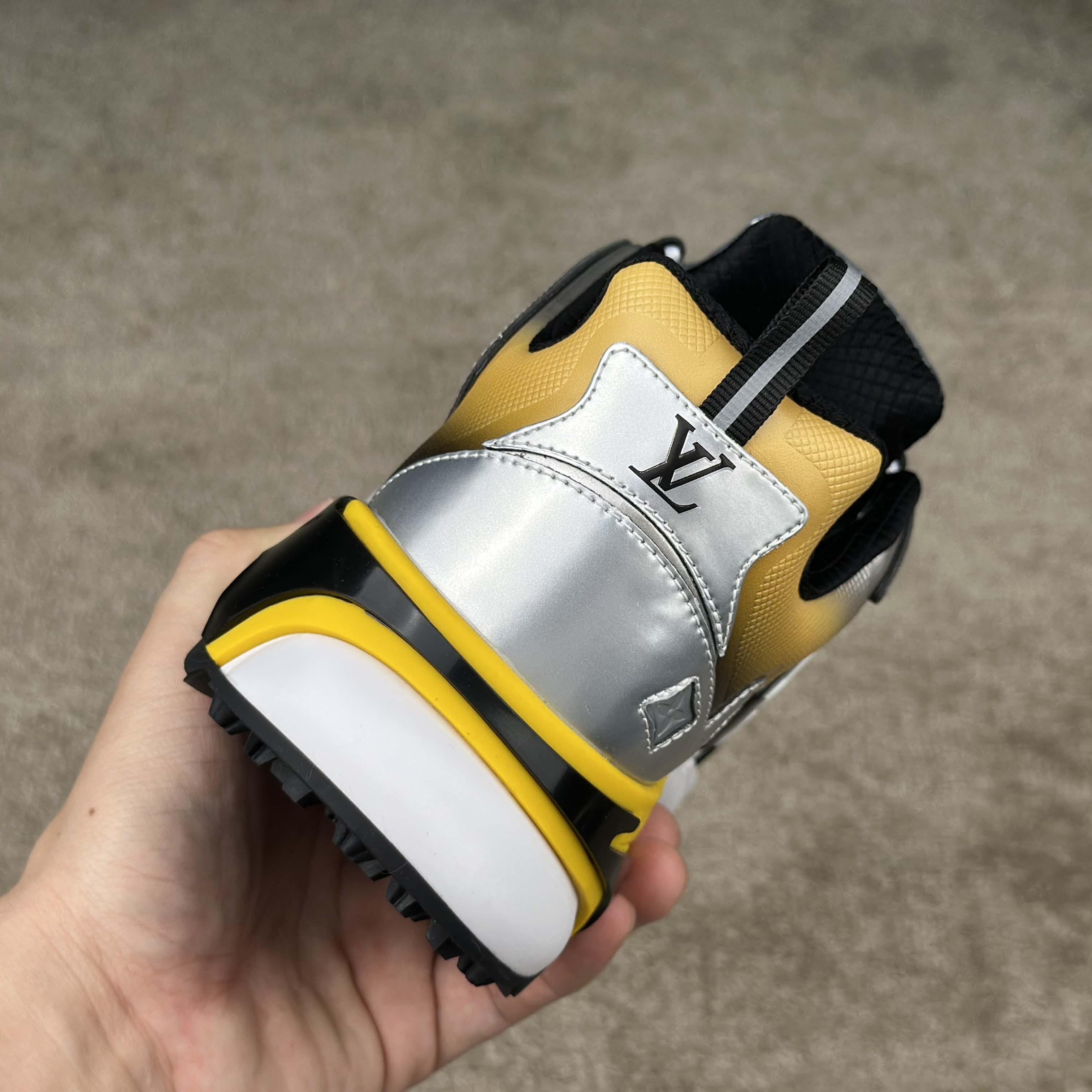 Louis Vuitton LV Runner Tatic Sneaker  1ADI77 - EUR FASHION