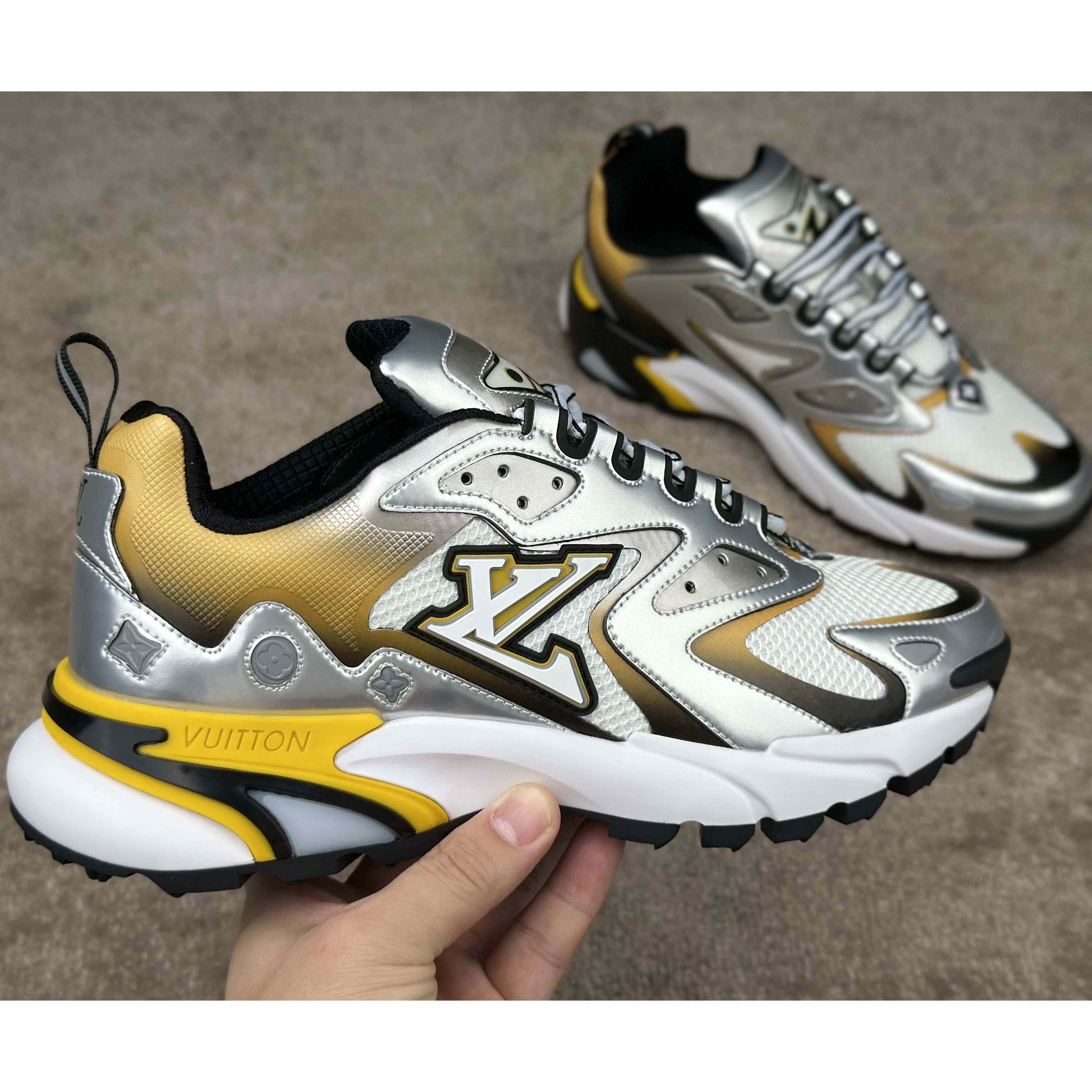 Louis Vuitton LV Runner Tatic Sneaker  1ADI77 - EUR FASHION