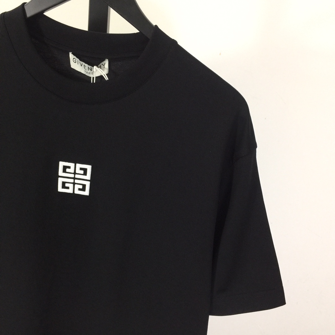 Givenchy 4G T-shirt In Cotton - EUR FASHION
