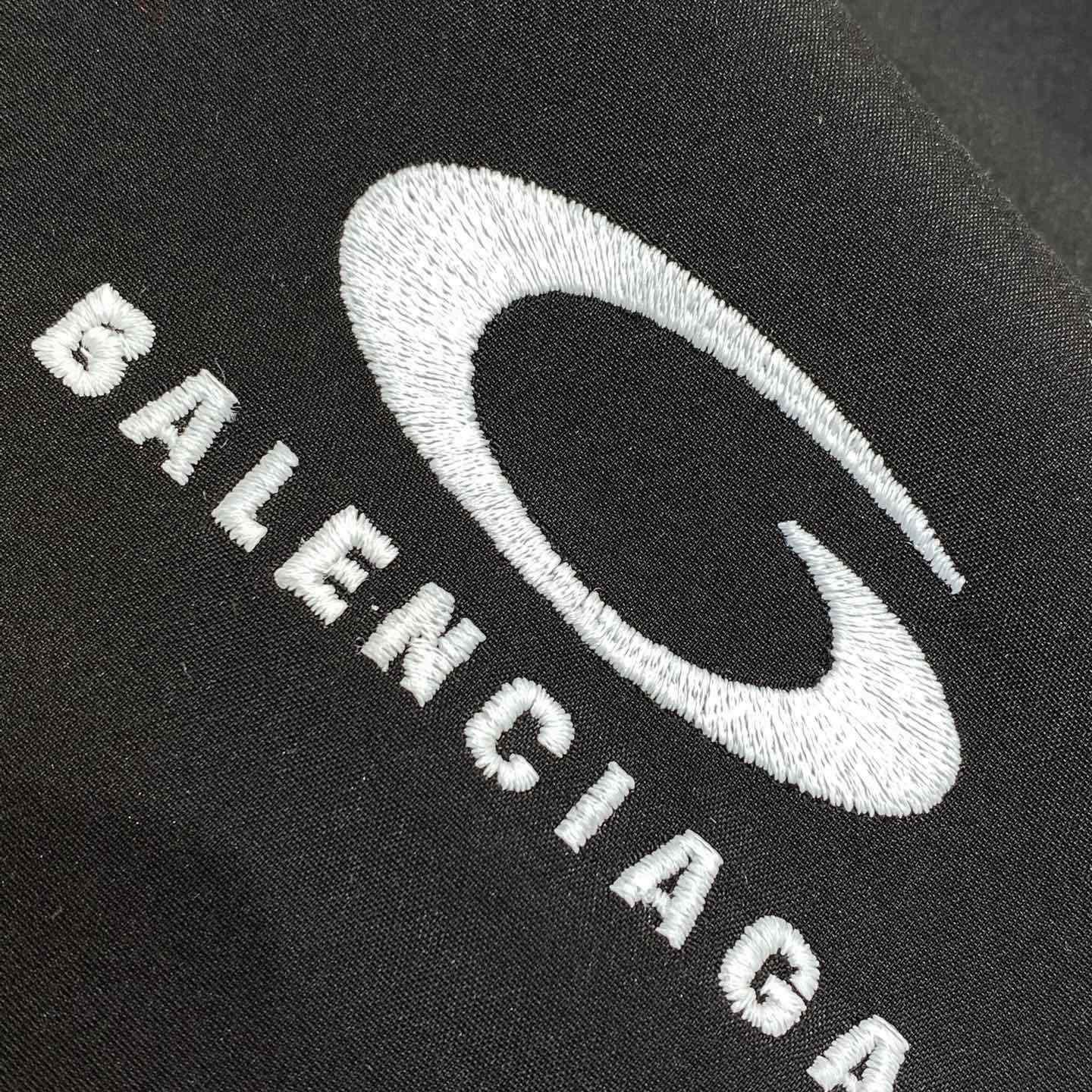 Balenciaga Fitted Tracksuit Pants In Black - EUR FASHION