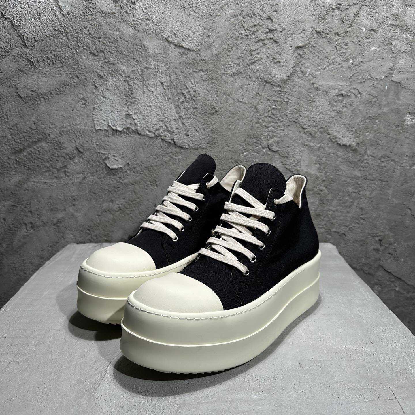 Rick Owens Low-Top Sneakers - EUR FASHION