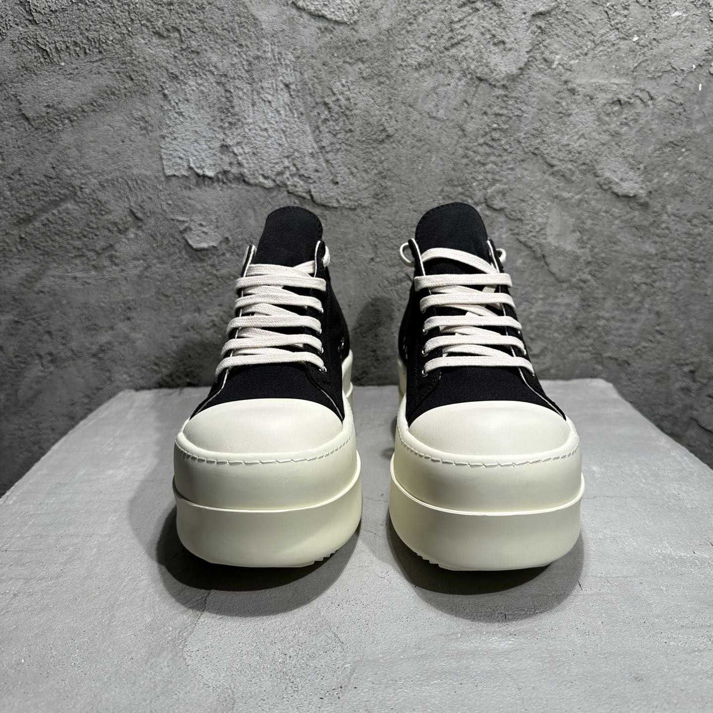 Rick Owens Low-Top Sneakers - EUR FASHION
