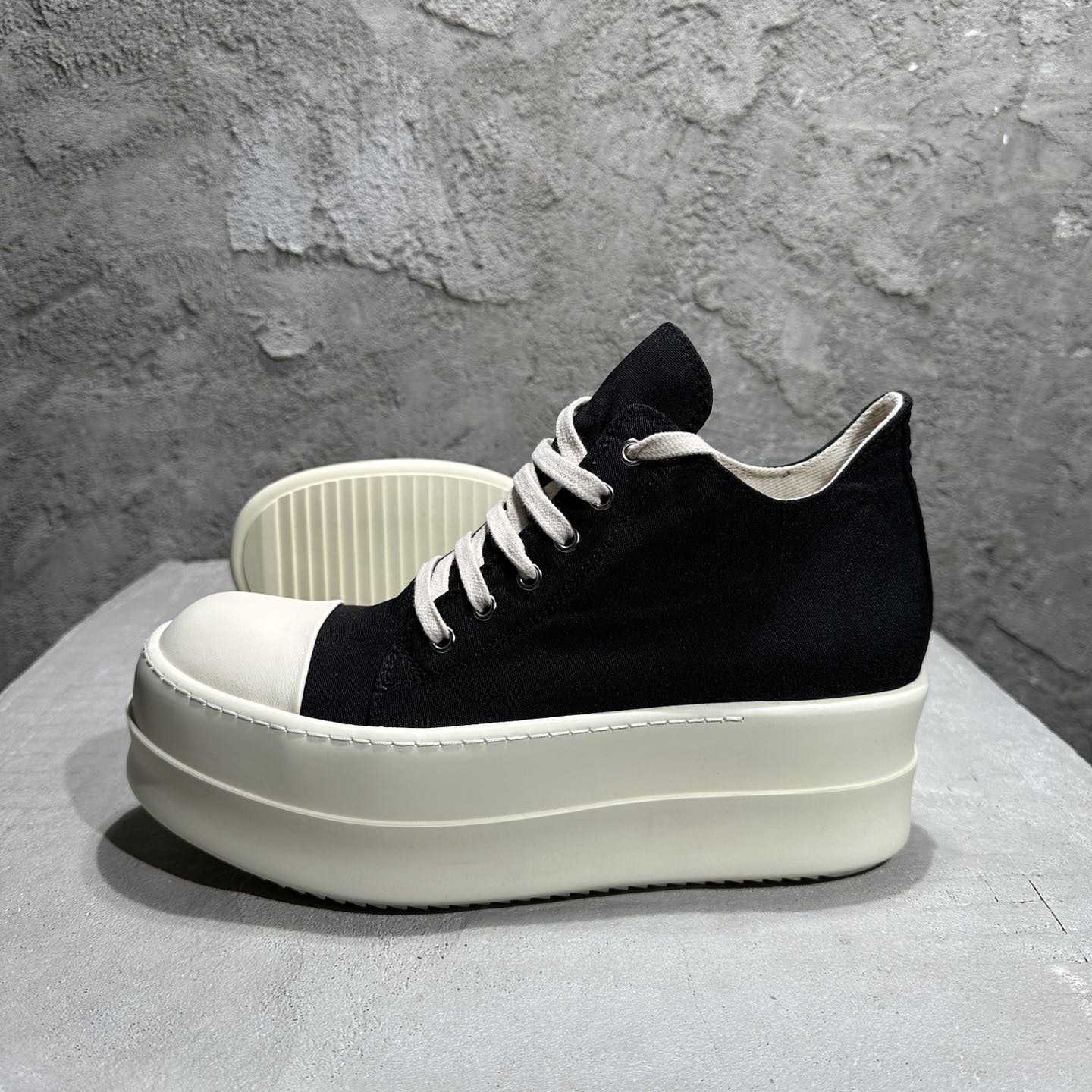 Rick Owens Low-Top Sneakers - EUR FASHION