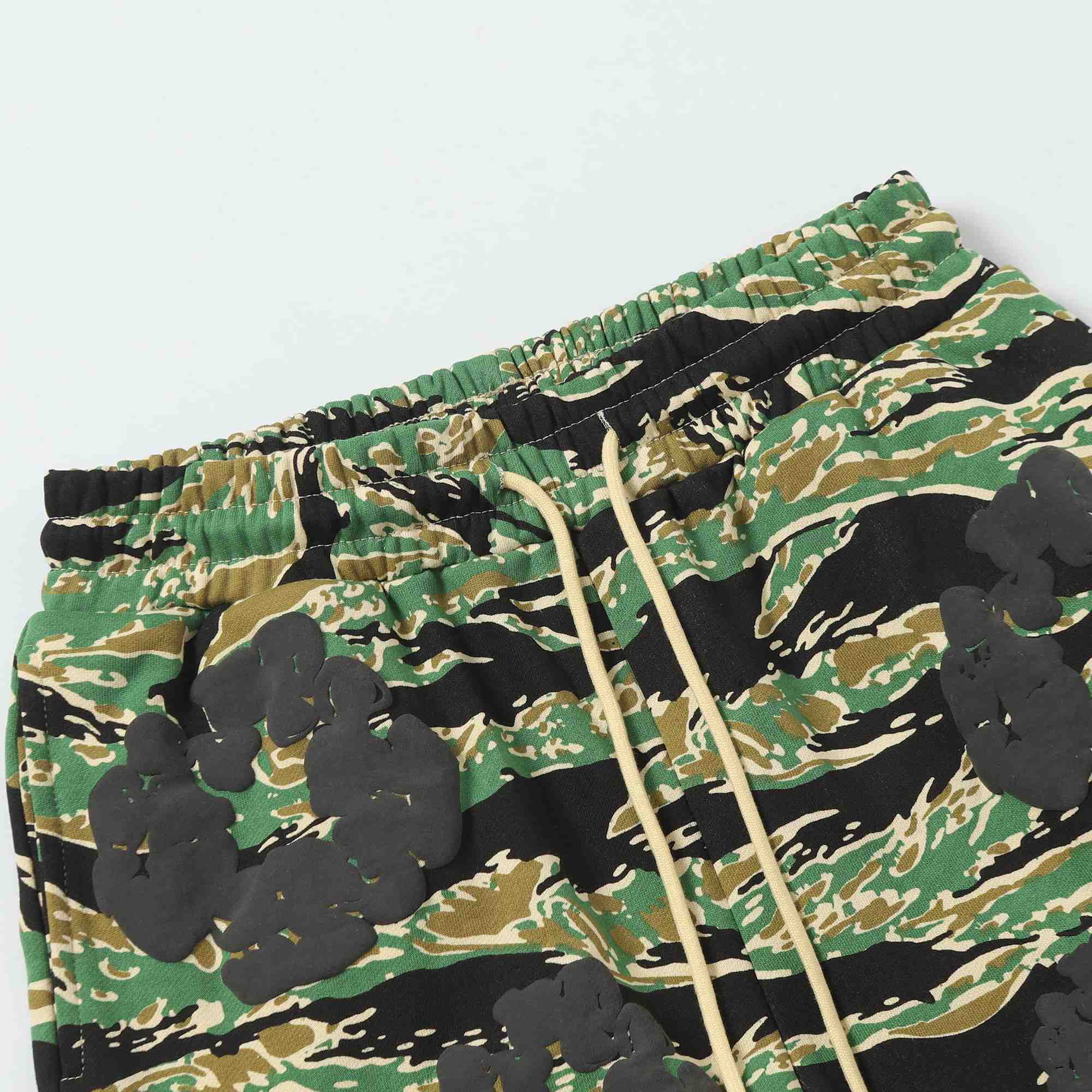 Denim Tears Camo Sweat Shorts - EUR FASHION