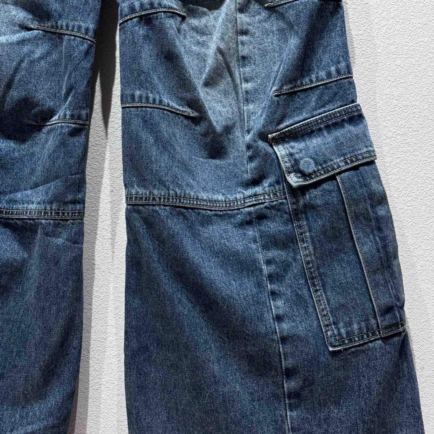 Balenciaga Mid-rise Wide-leg Cargo Jeans - EUR FASHION