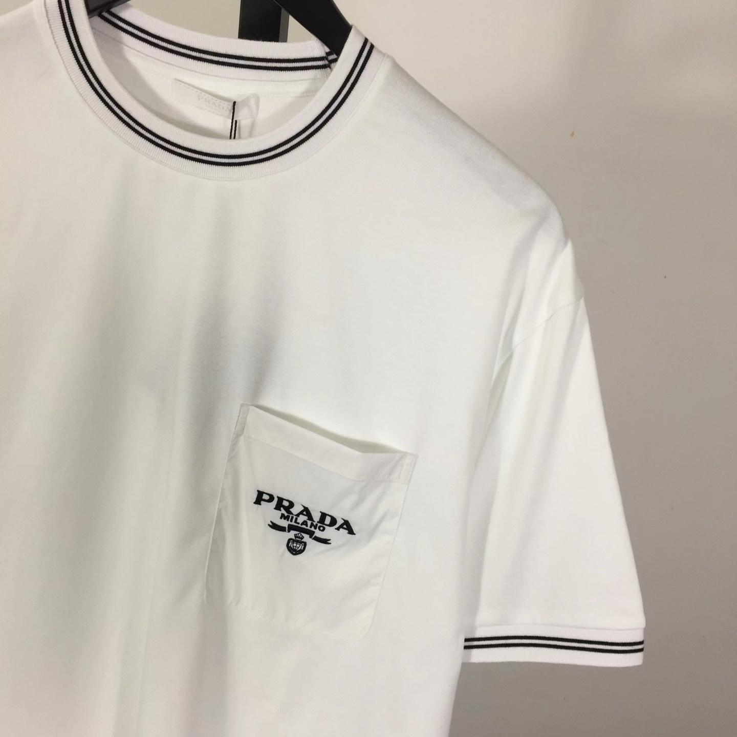 Prada T-shirt With Nylon Pocket And Letter Print - EUR FASHION