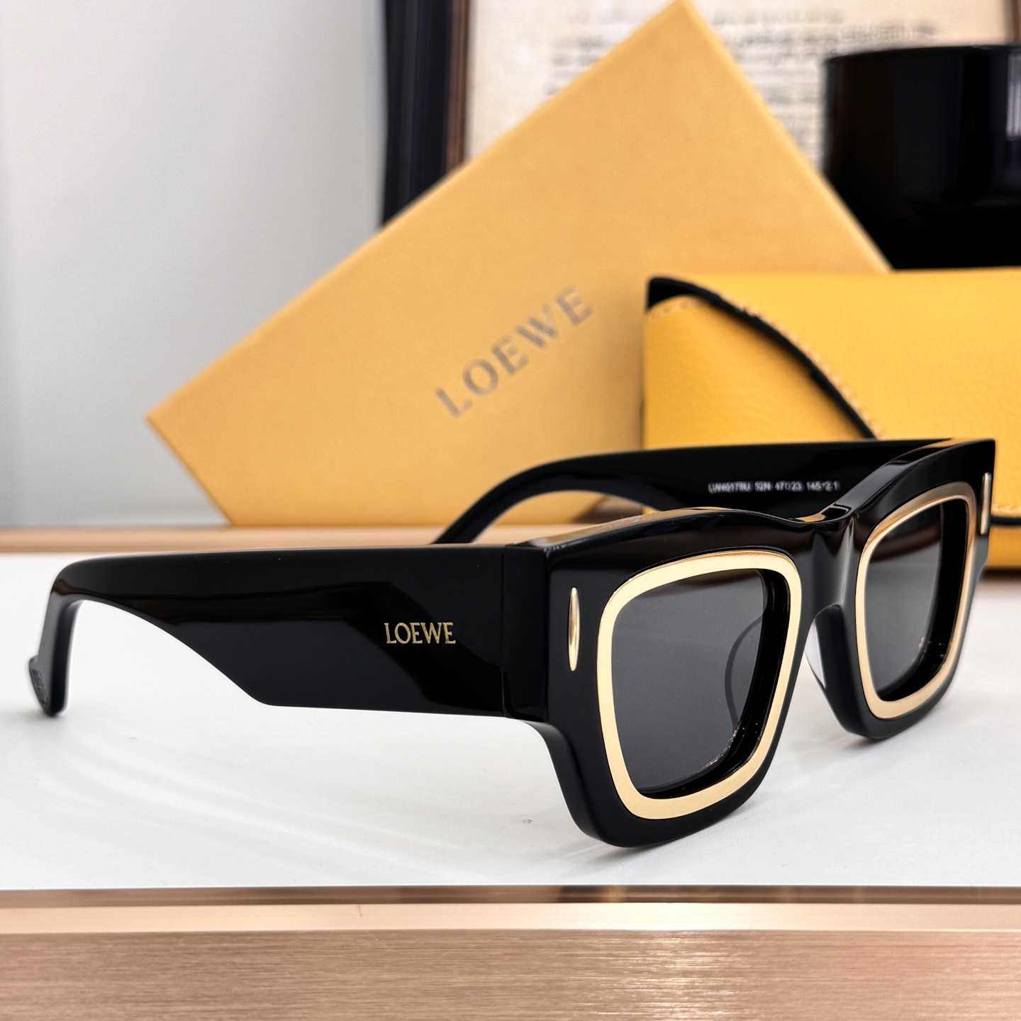 Loewe Cinema Frame Sunglasses   LW40178U  - EUR FASHION