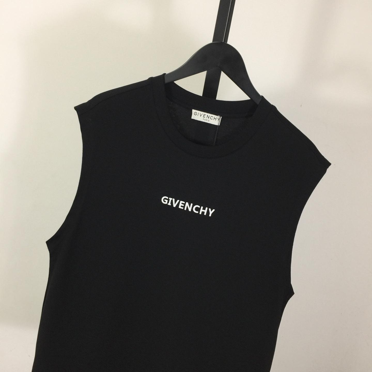 Givenchy Logo Top - EUR FASHION