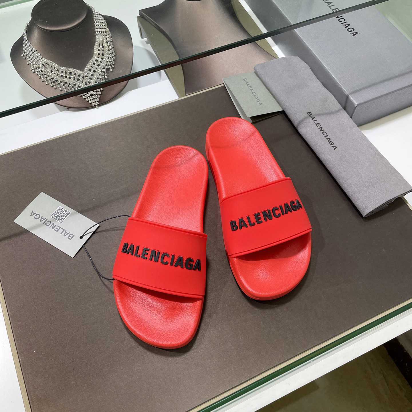 Balenciaga Pool Slide - EUR FASHION