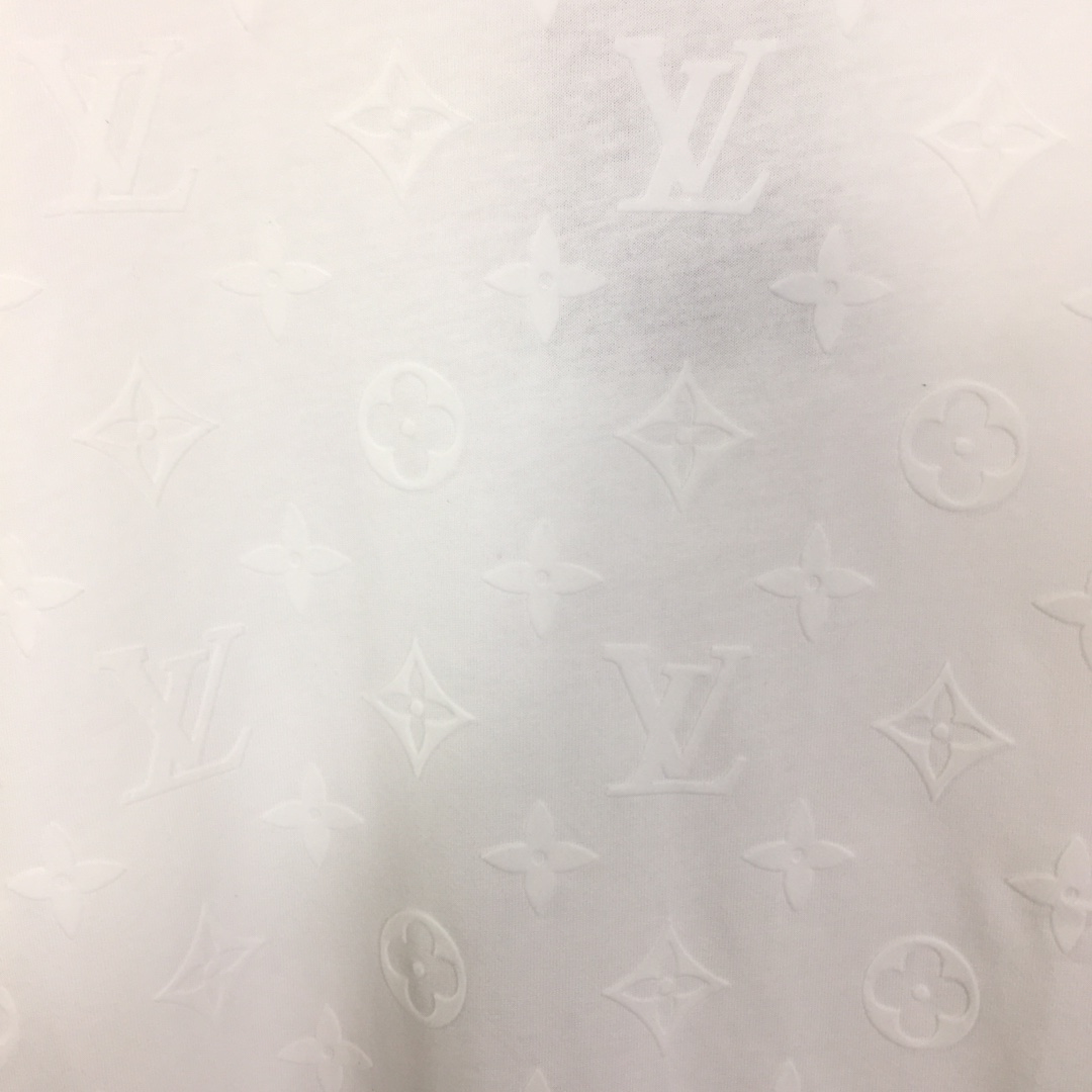 Louis Vuitton Monogram T-shirt - EUR FASHION