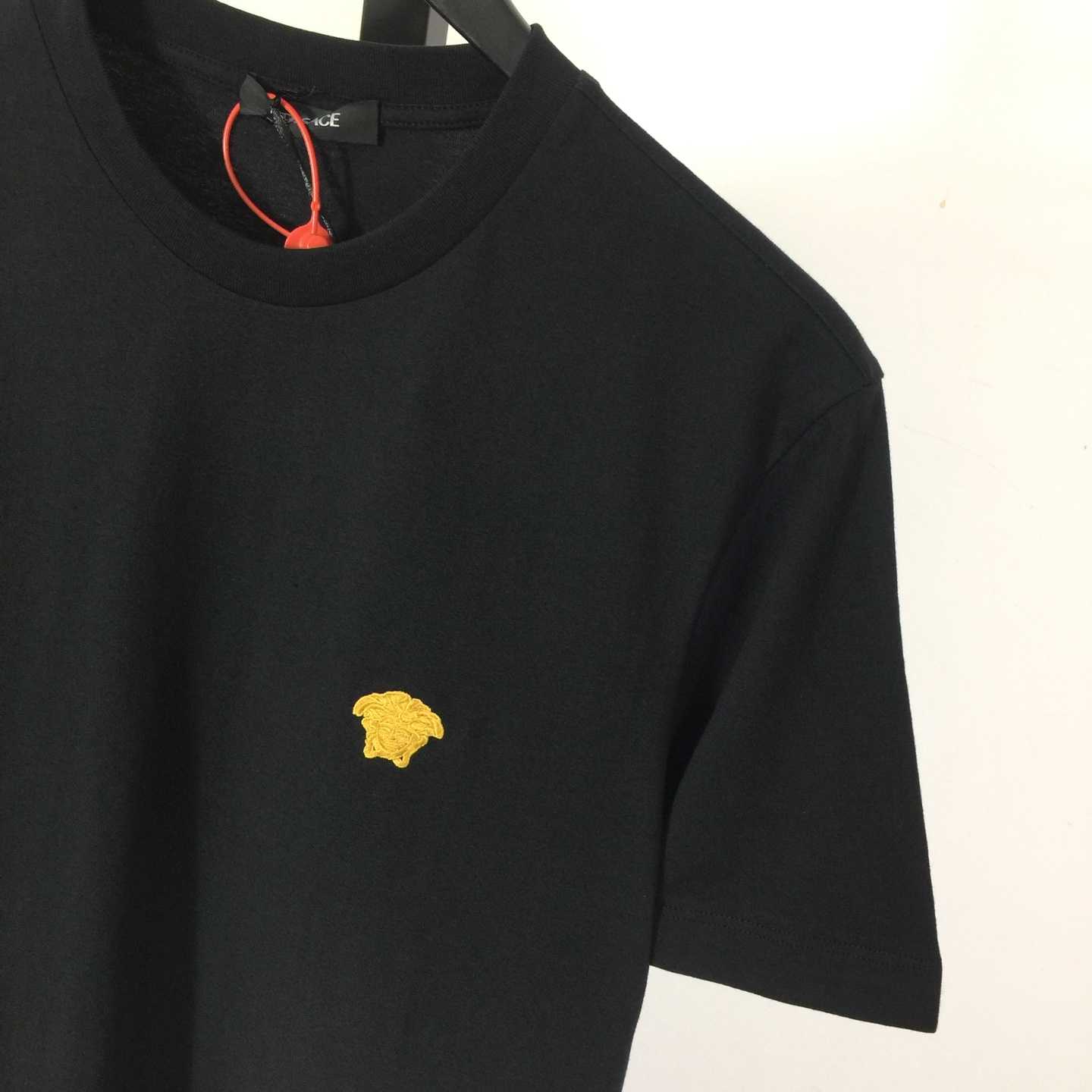 Versace Medusa T-shirt  - EUR FASHION