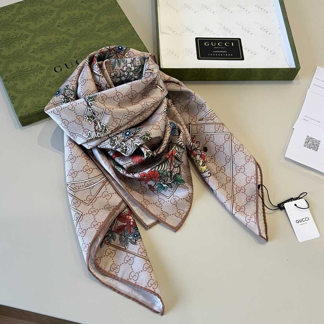 Gucci Printed Silk Carré - EUR FASHION