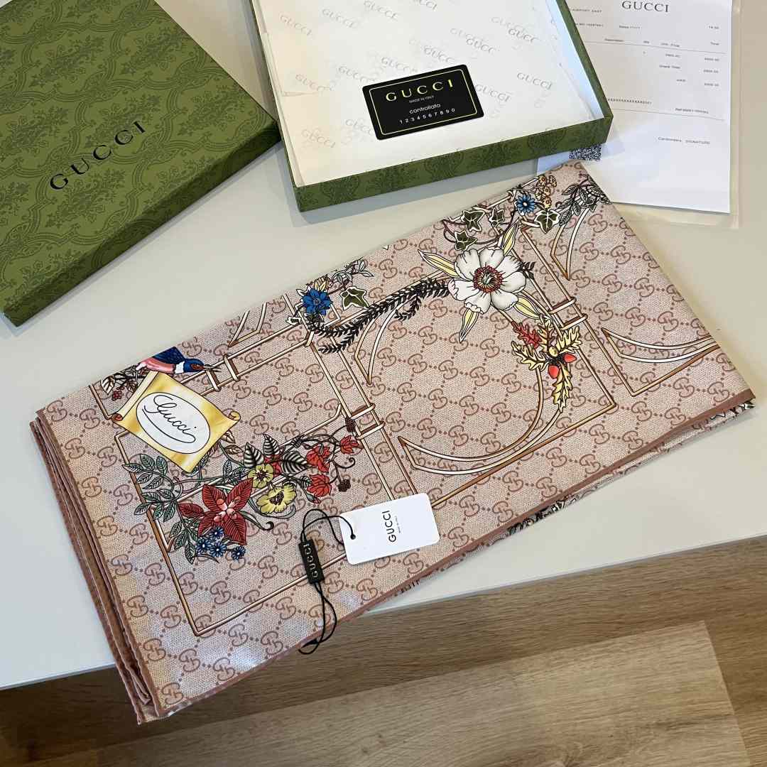 Gucci Printed Silk Carré - EUR FASHION