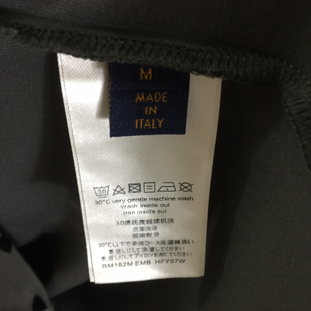 Louis Vuitton Monogram T-shirt - EUR FASHION