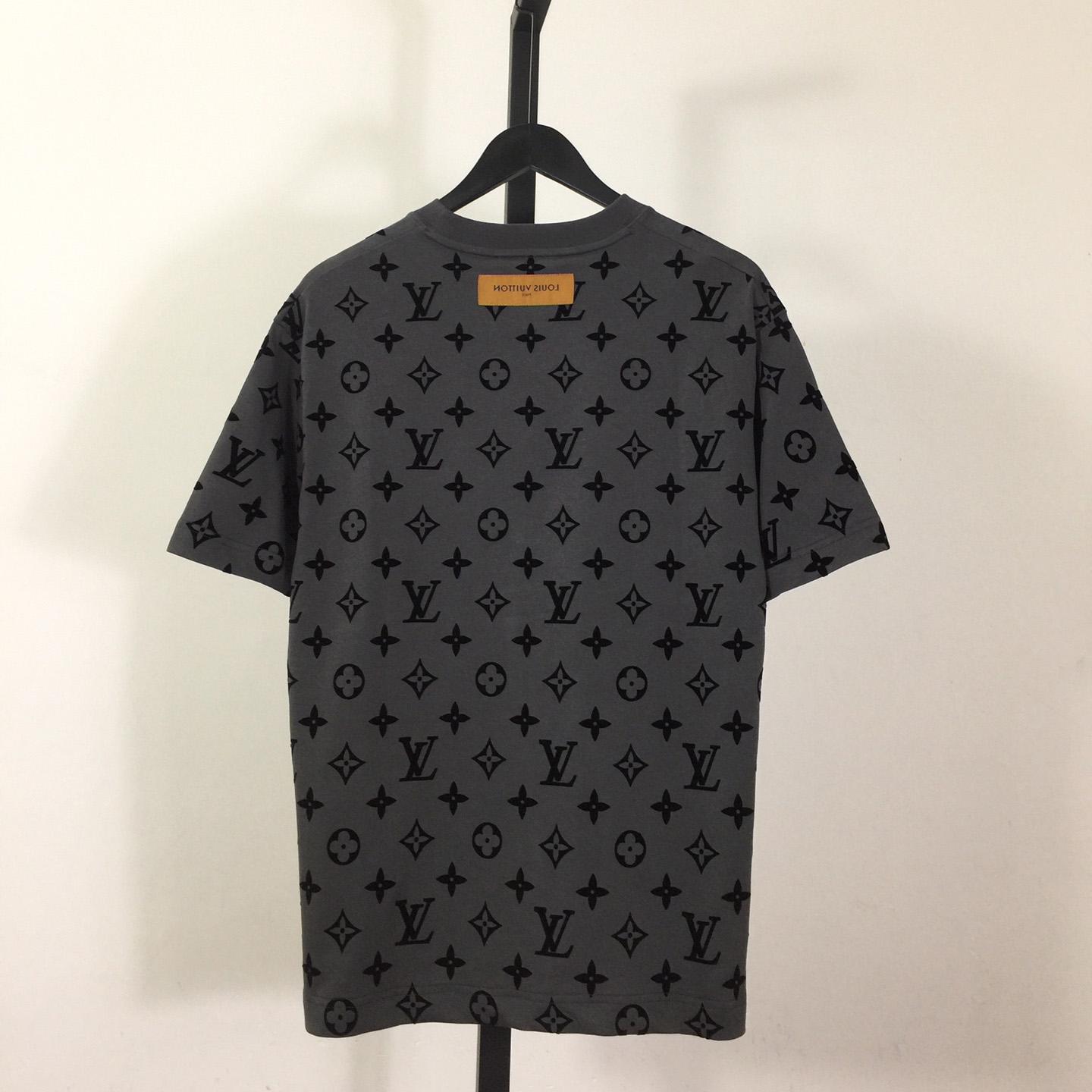Louis Vuitton Monogram T-shirt - EUR FASHION