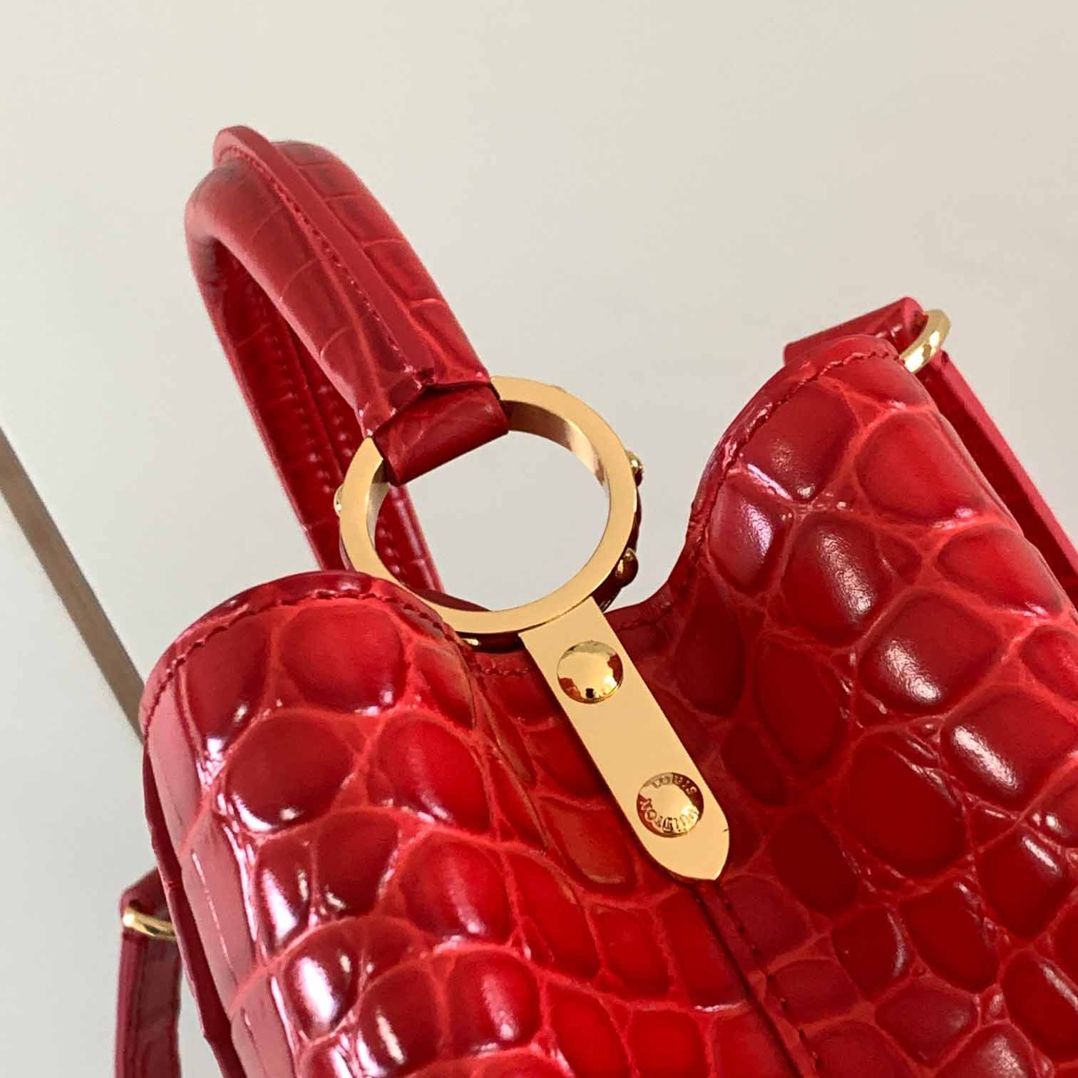 Louis Vuitton Capucines BB   N92173 (27 x 18x9cm) - EUR FASHION