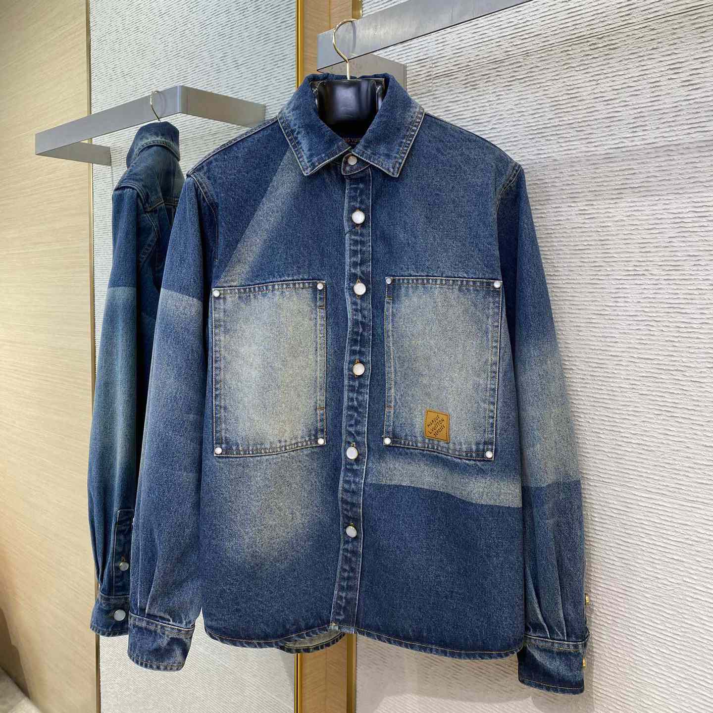 Louis Vuitton Sunfaded Effect Denim Long-Sleeved Shirt   1AHCI4 - EUR FASHION