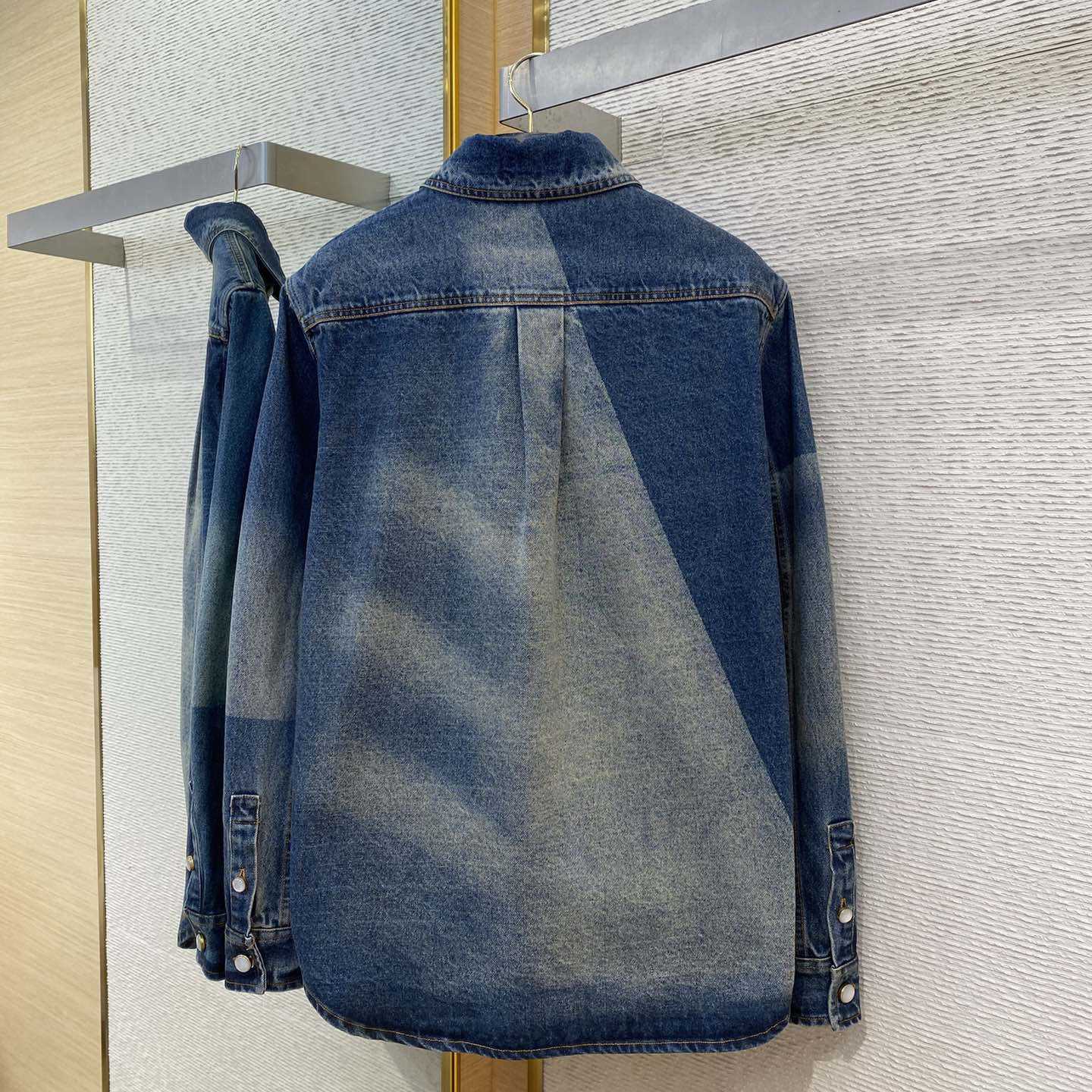 Louis Vuitton Sunfaded Effect Denim Long-Sleeved Shirt   1AHCI4 - EUR FASHION