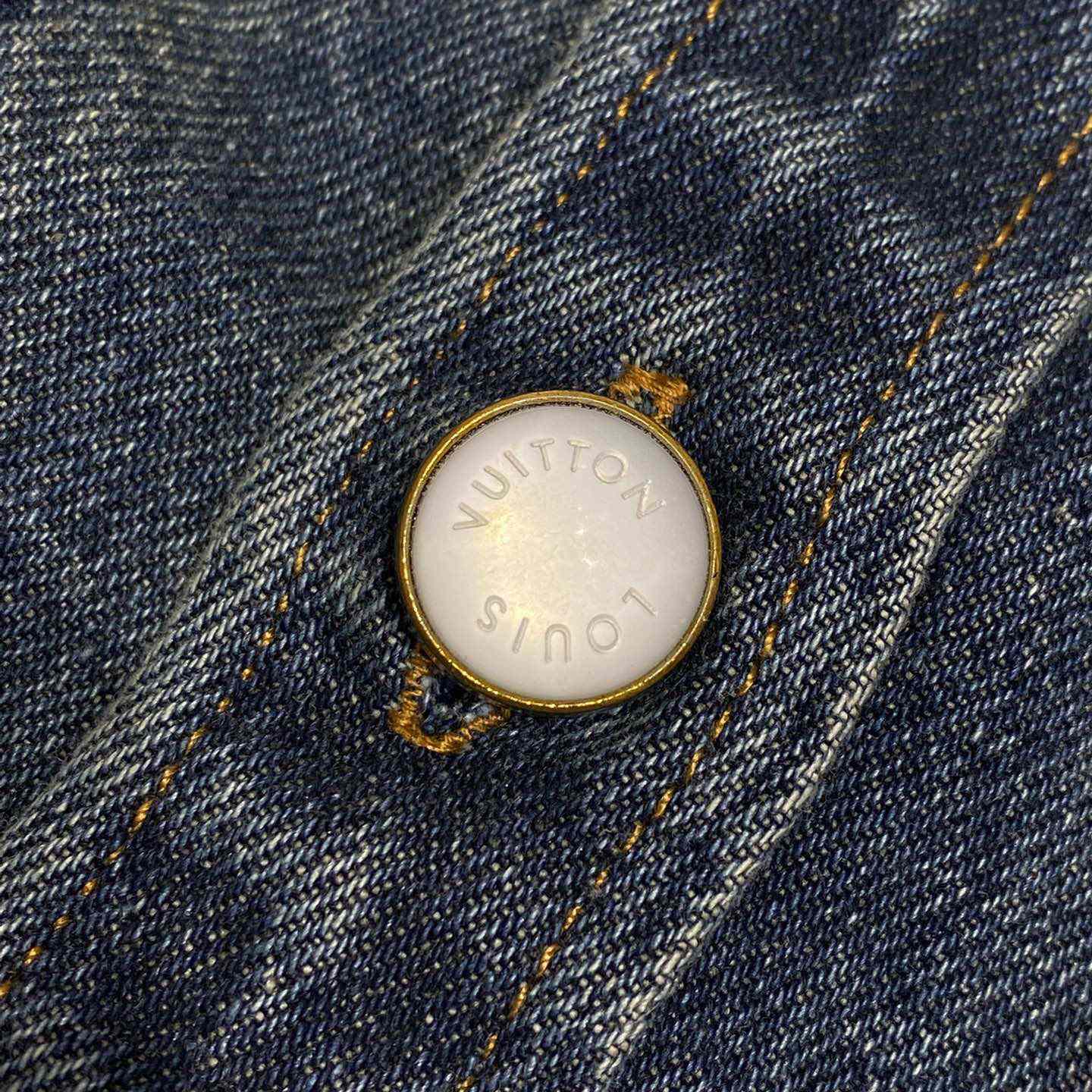 Louis Vuitton Sunfaded Effect Denim Long-Sleeved Shirt   1AHCI4 - EUR FASHION