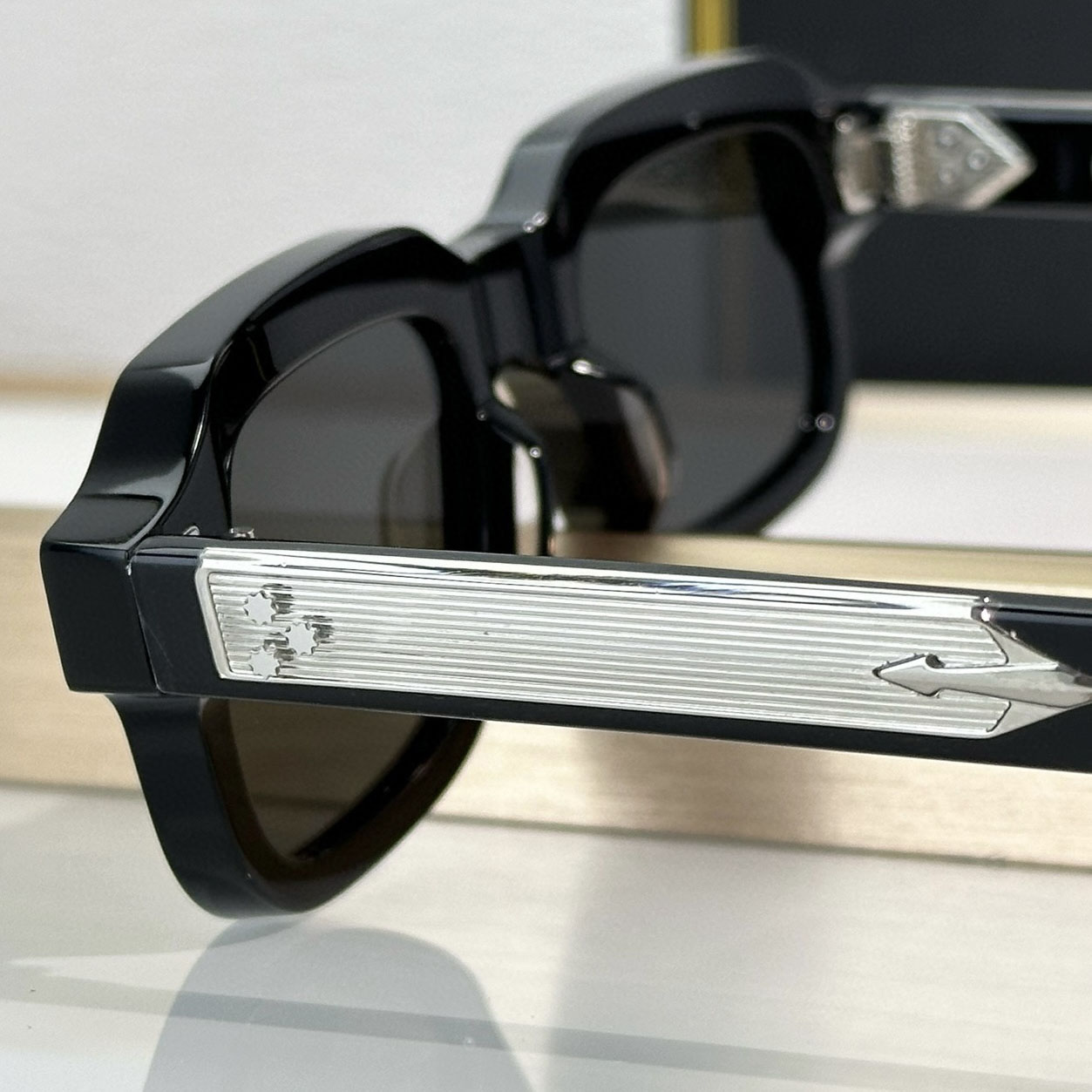 Jacquemus SANDRO Sunglasses - EUR FASHION
