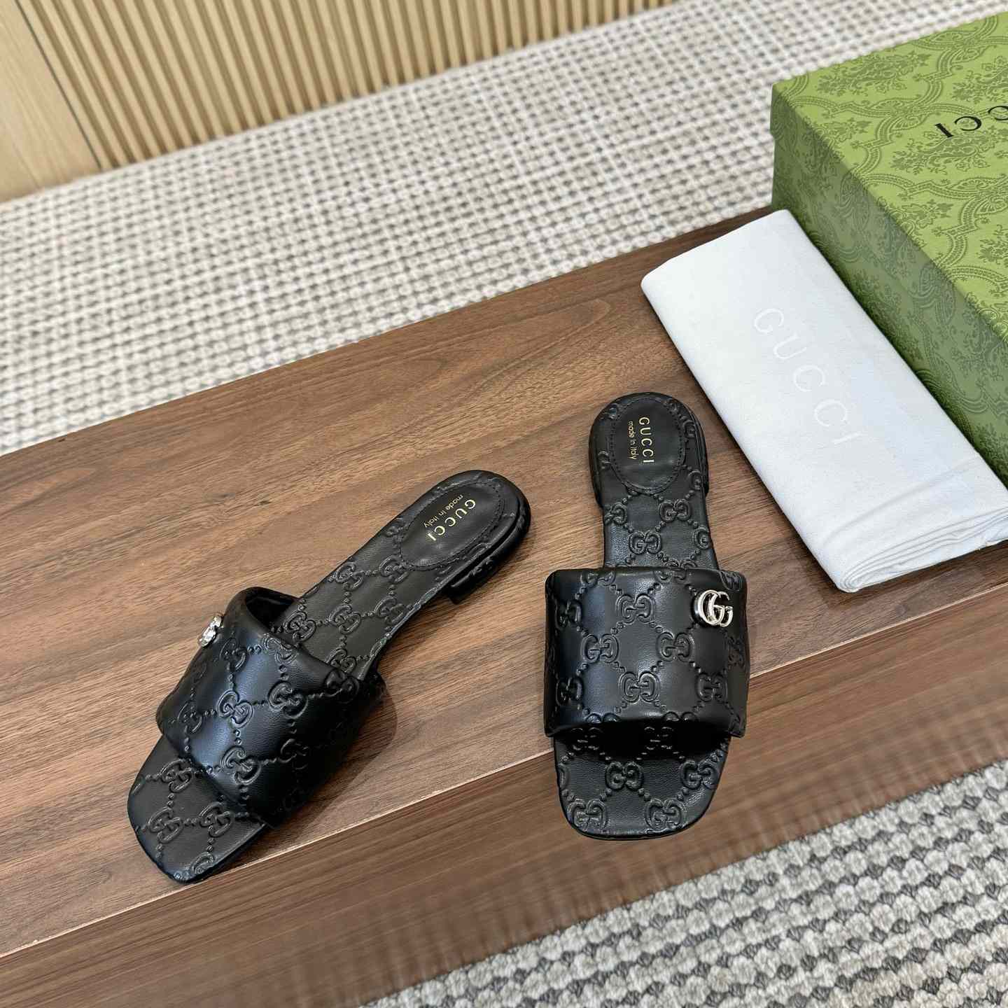 Gucci Women's Slide Sandal With Double G - EUR FASHION