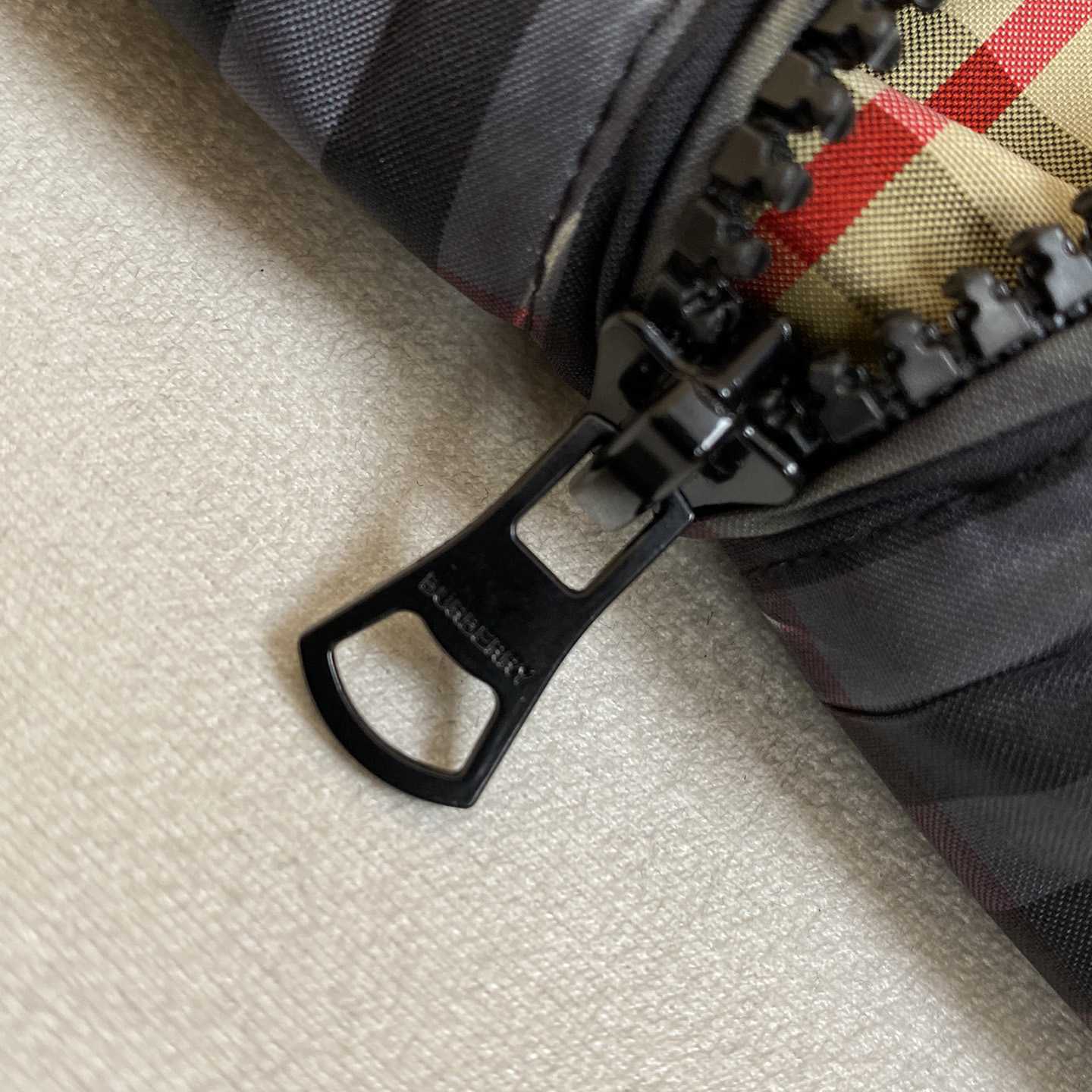 Burberry Sliced Check Hooded Jacket - EUR FASHION