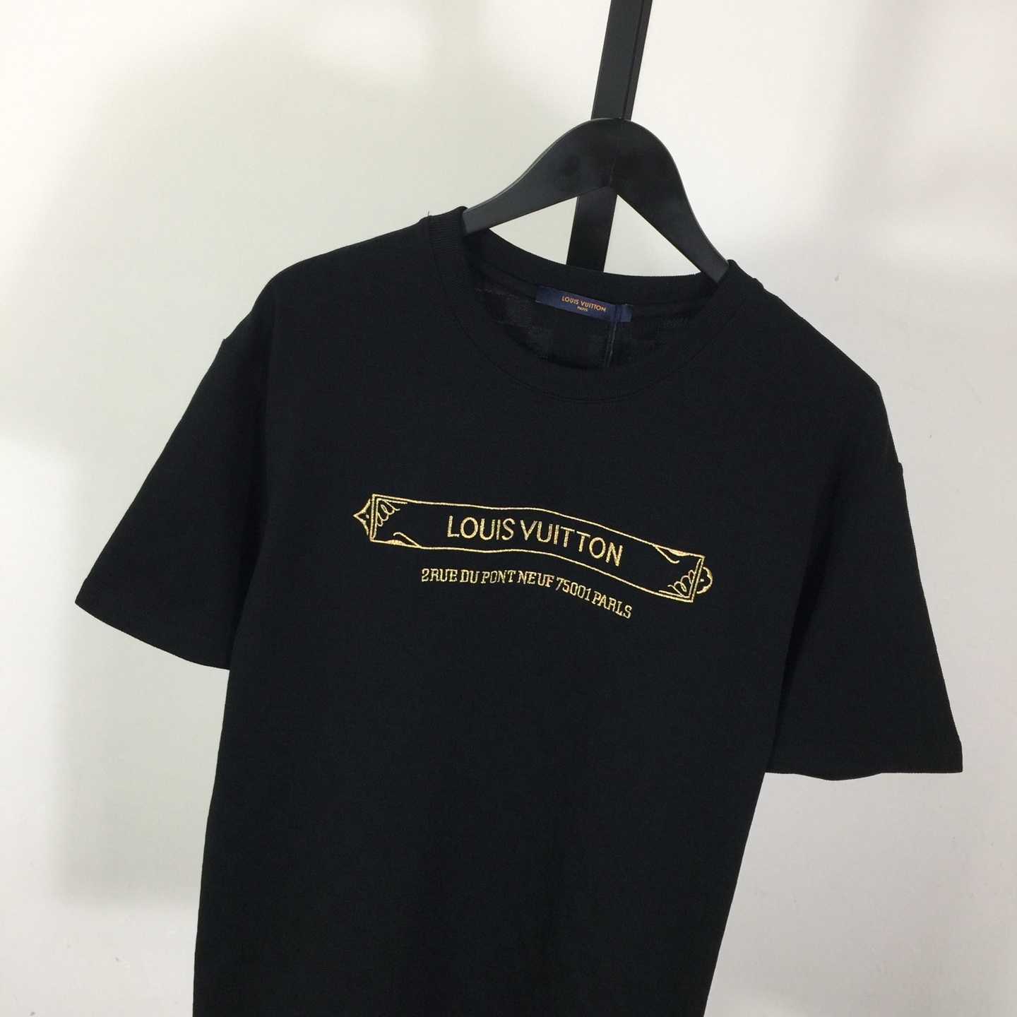 Louis Vuitton Embellished Damier Pique T-Shirt   1AHW20 - EUR FASHION