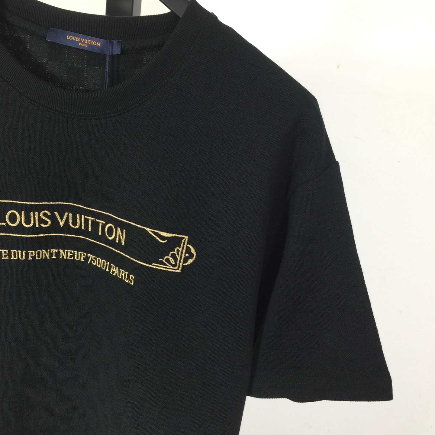 Louis Vuitton Embellished Damier Pique T-Shirt   1AHW20 - EUR FASHION