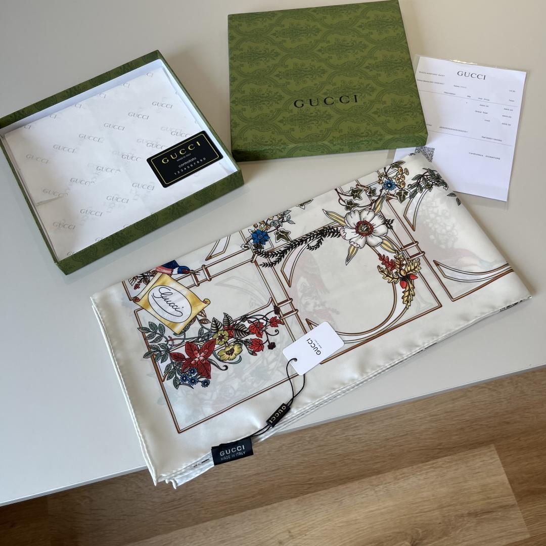 Gucci Printed Silk Twill Carré - EUR FASHION