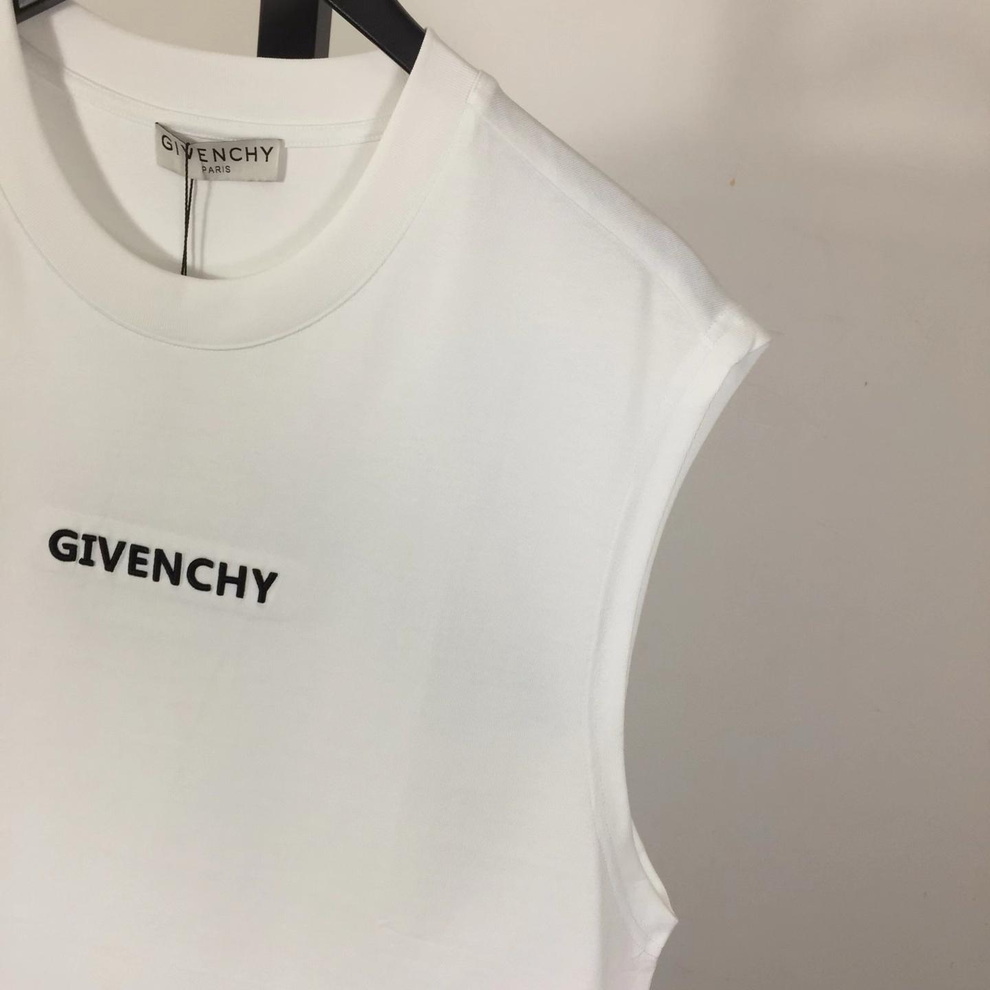 Givenchy Logo Top - EUR FASHION